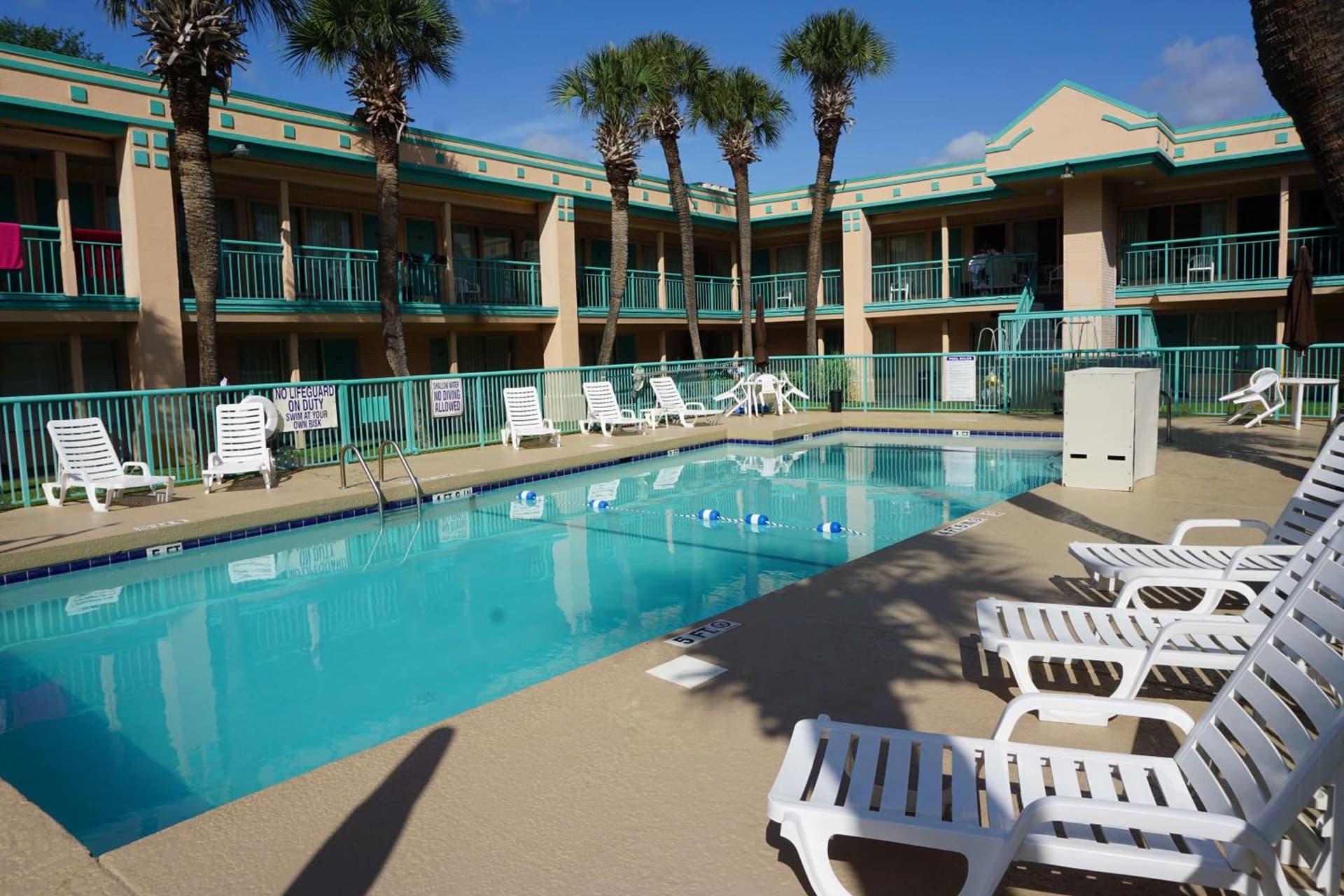 Royal Palace Inn and Suites Myrtle Beach Ocean Blvd interior in Myrtle Beach, SC — gallery photo 2