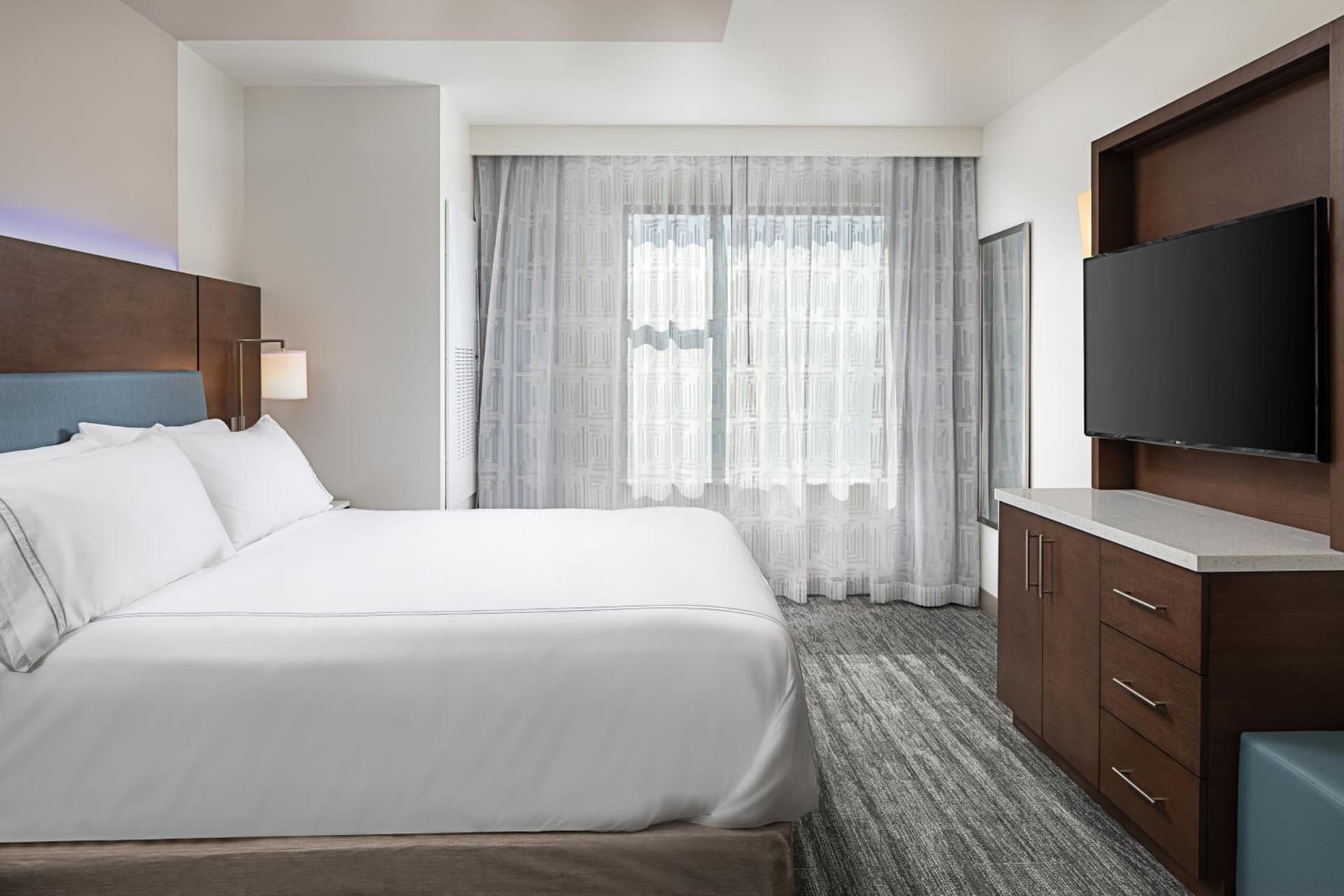 EVEN Hotel Alpharetta - Avalon Area by IHG gallery photo in Alpharetta, GA — image 25