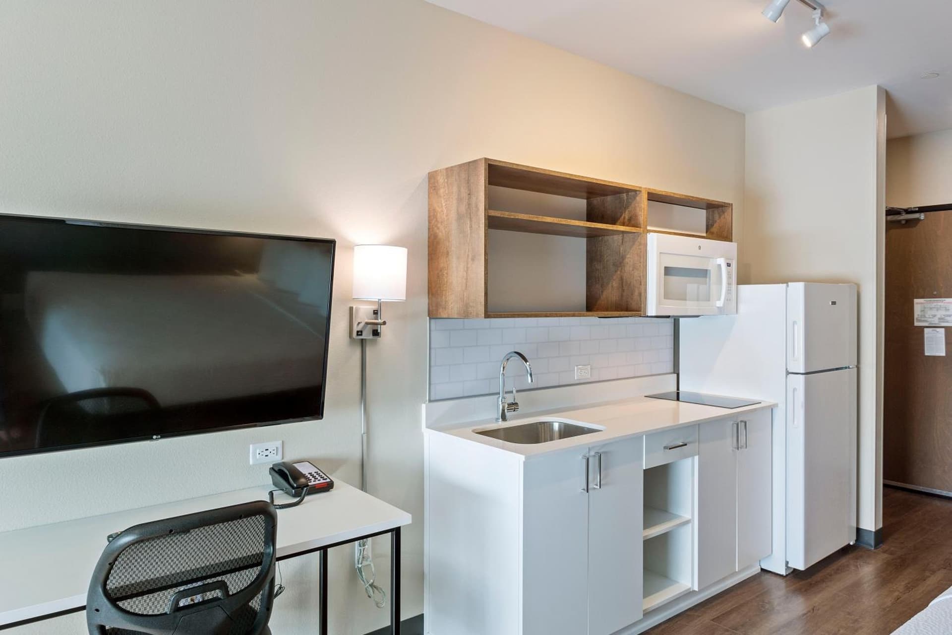 Extended Stay America Premier Suites - Phoenix - Chandler - Downtown gallery photo in Chandler, AZ — image 21