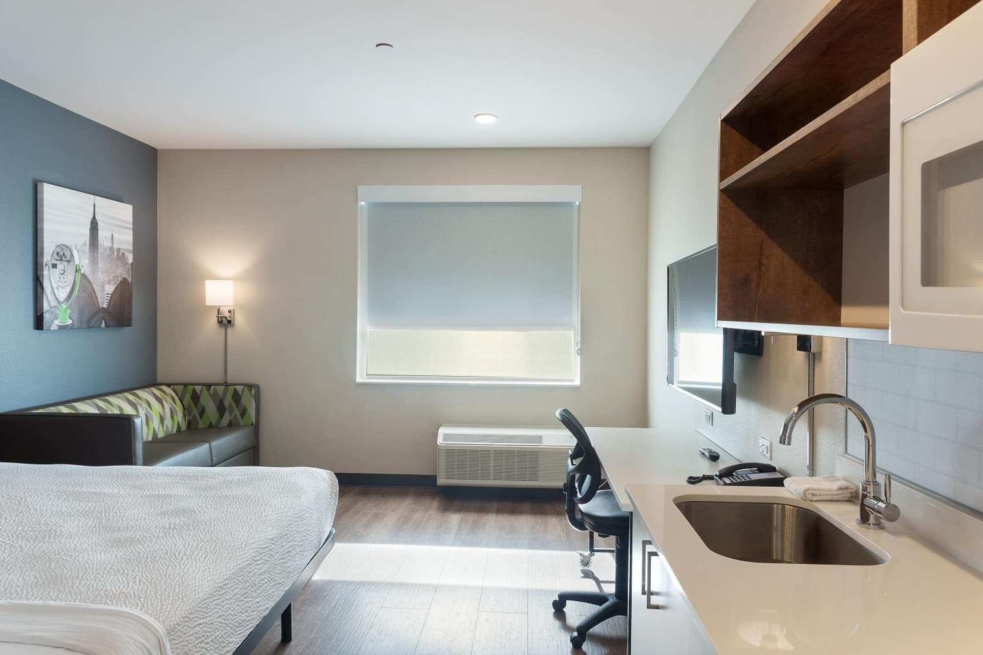 Extended Stay America Premier Suites - Phoenix - Chandler - Downtown gallery photo in Chandler, AZ — image 4