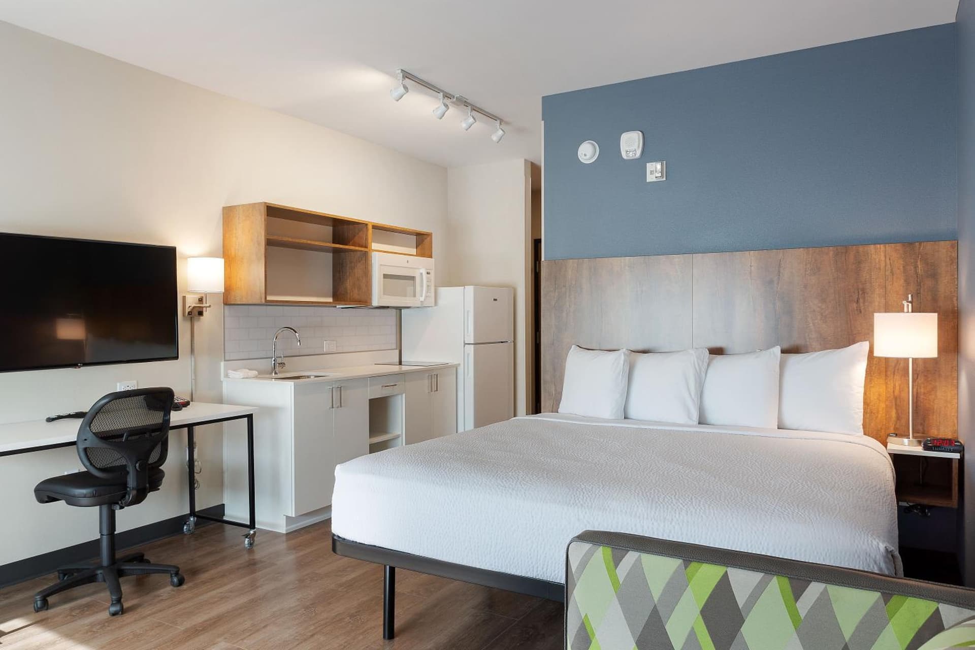 Extended Stay America Premier Suites - Phoenix - Chandler - Downtown gallery photo in Chandler, AZ — image 15