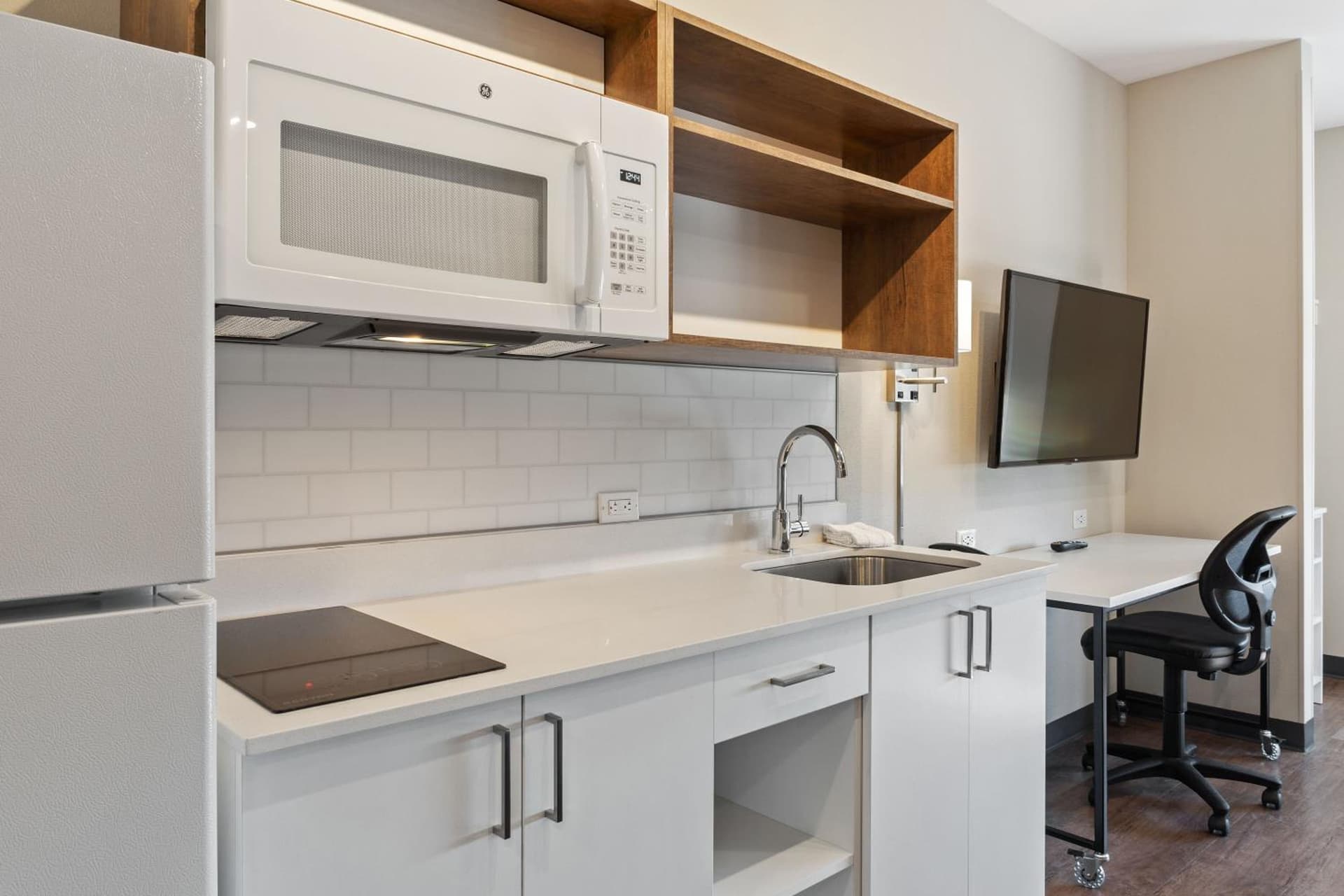 Extended Stay America Premier Suites - Phoenix - Chandler - Downtown gallery photo in Chandler, AZ — image 6