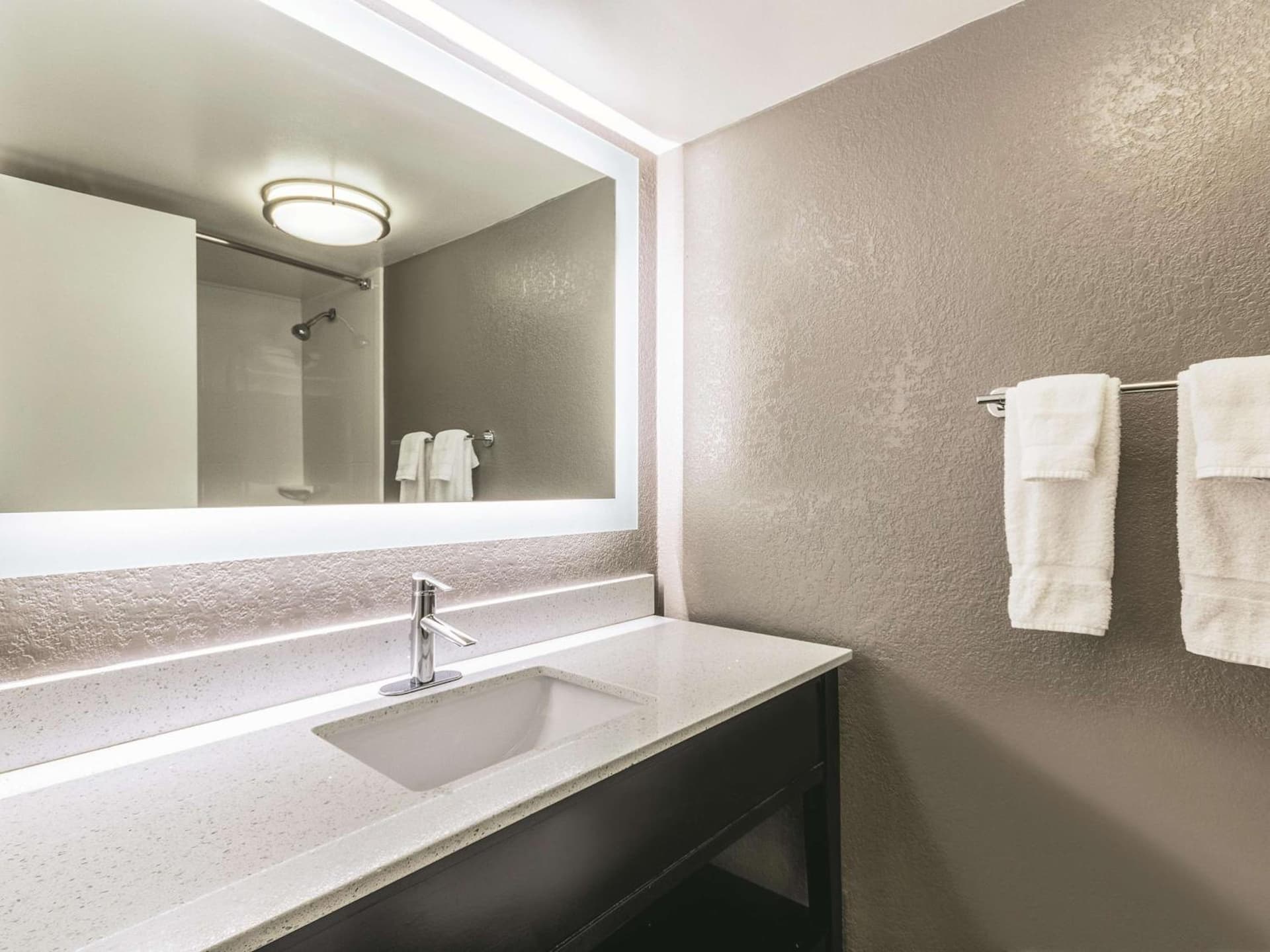 La Quinta by Wyndham Virginia Beach gallery photo in Virginia Beach, VA — image 7