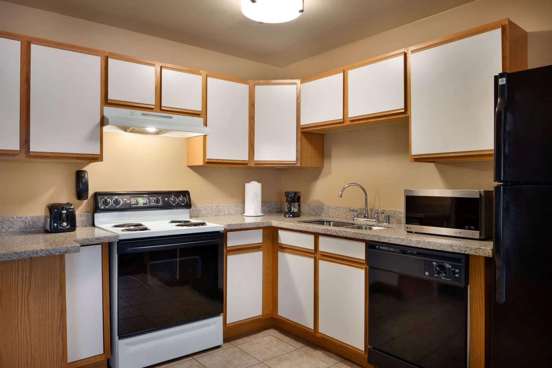 Hawthorn Extended Stay by Wyndham Milwaukee Airport gallery photo in Milwaukee, WI — image 7