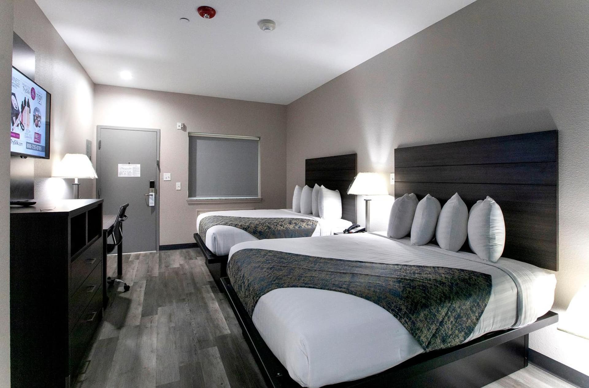 Express Inn interior in Rosenberg, TX — gallery photo 2