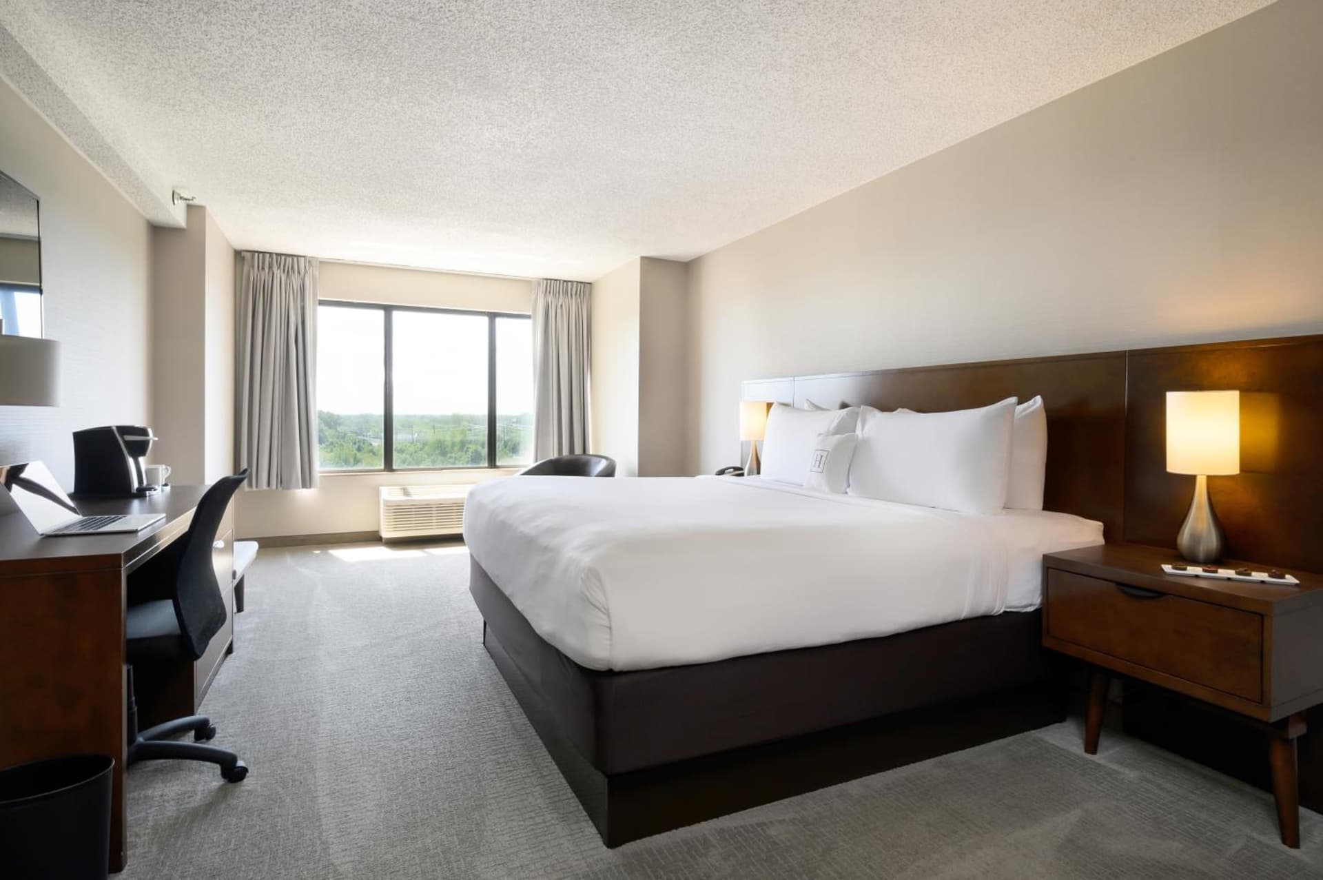 Harborside Hotel property views in Oxon Hill, MD — gallery photo 3