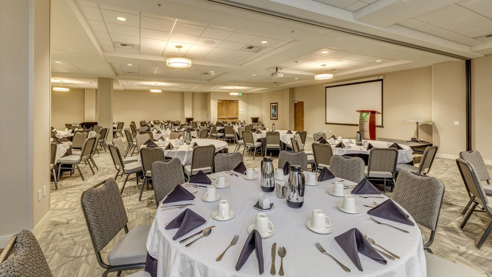 Holiday Inn & Suites Bellingham by IHG gallery photo in Bellingham, WA — image 71
