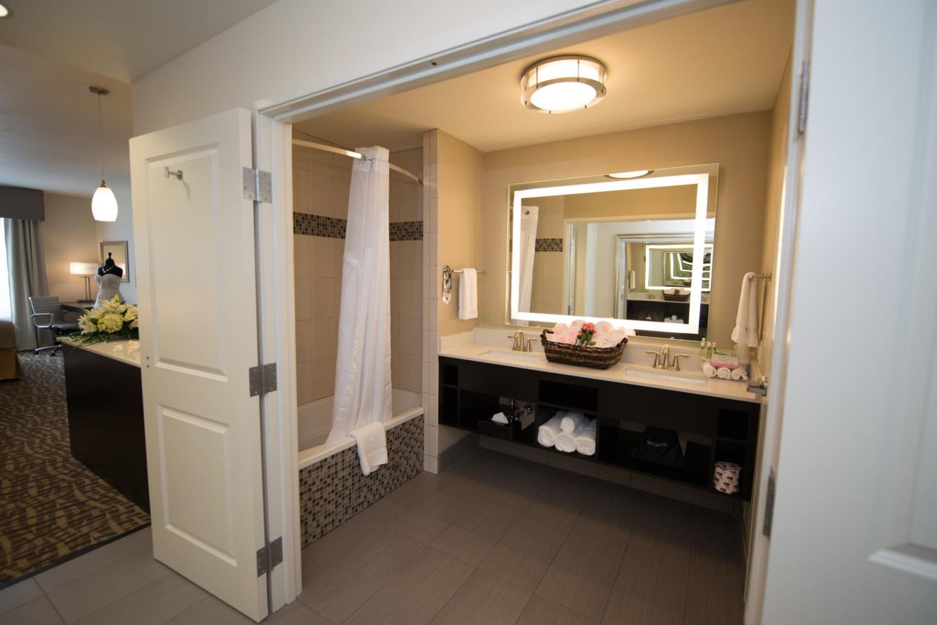Holiday Inn Express & Suites Denver South - Castle Rock by IHG gallery photo in Castle Rock, CO — image 5