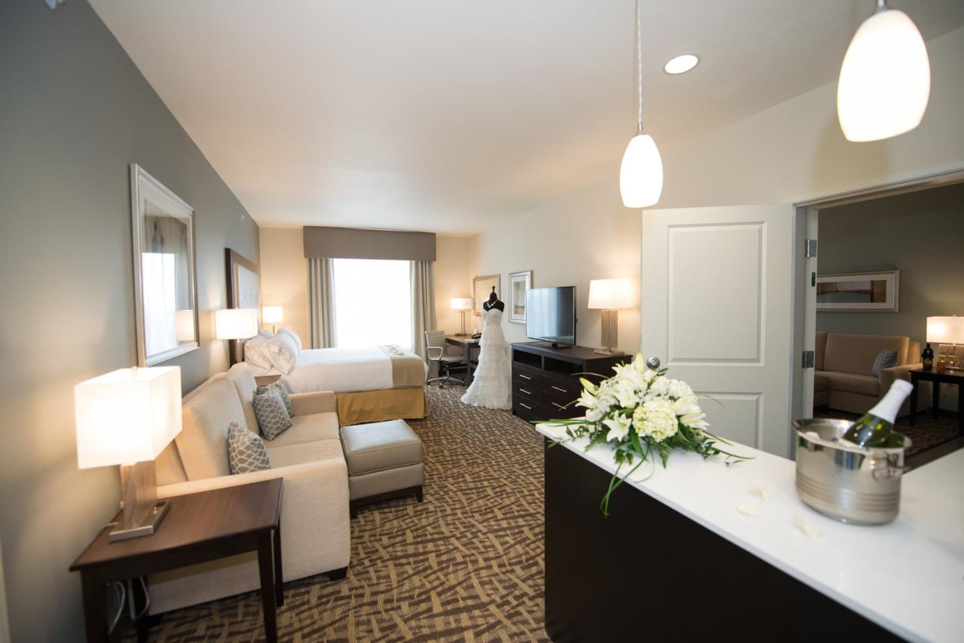 Holiday Inn Express & Suites Denver South - Castle Rock by IHG gallery photo in Castle Rock, CO — image 9