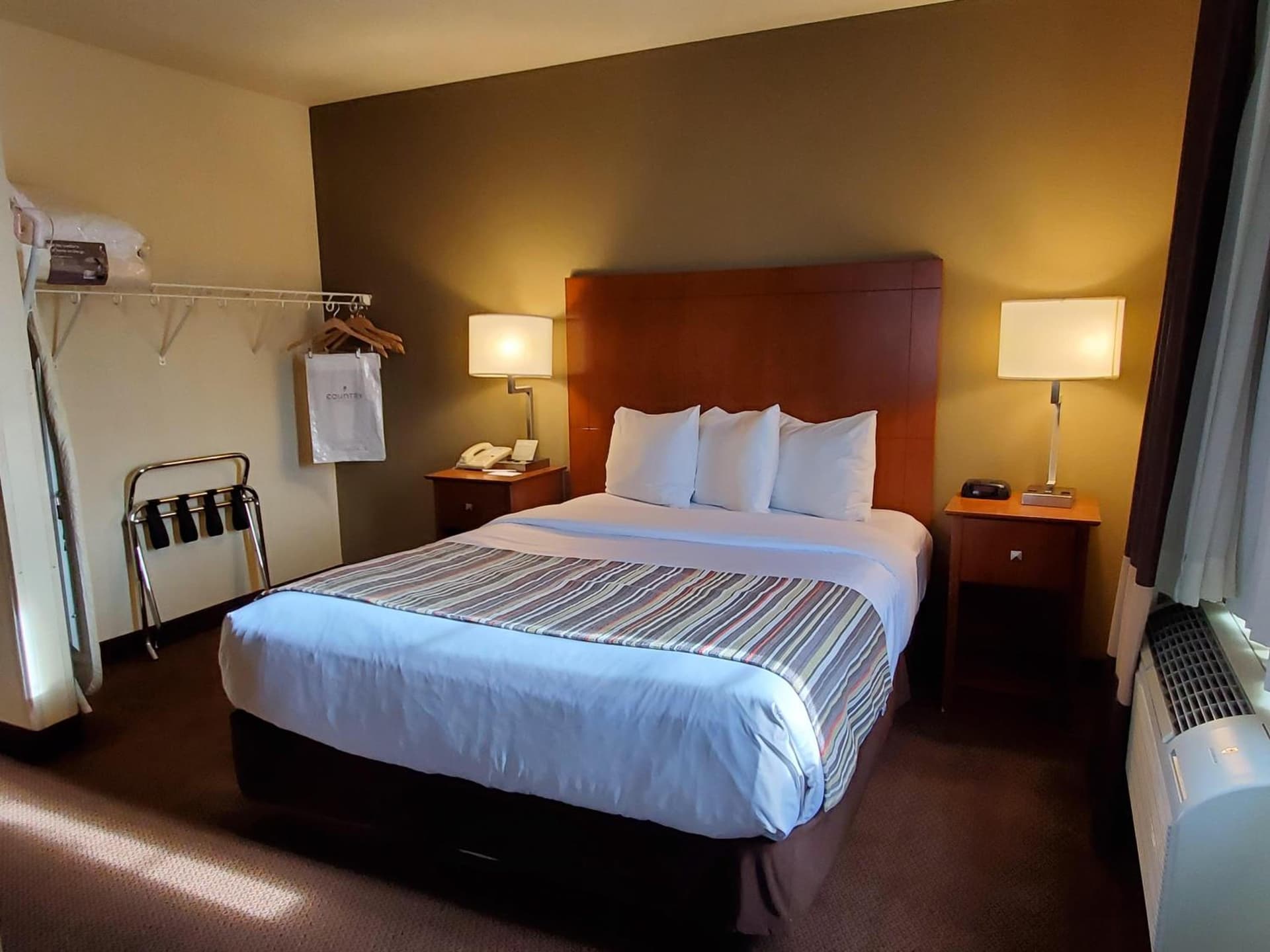 Country Inn & Suites by Radisson, Bend, OR gallery photo in Bend, OR — image 8