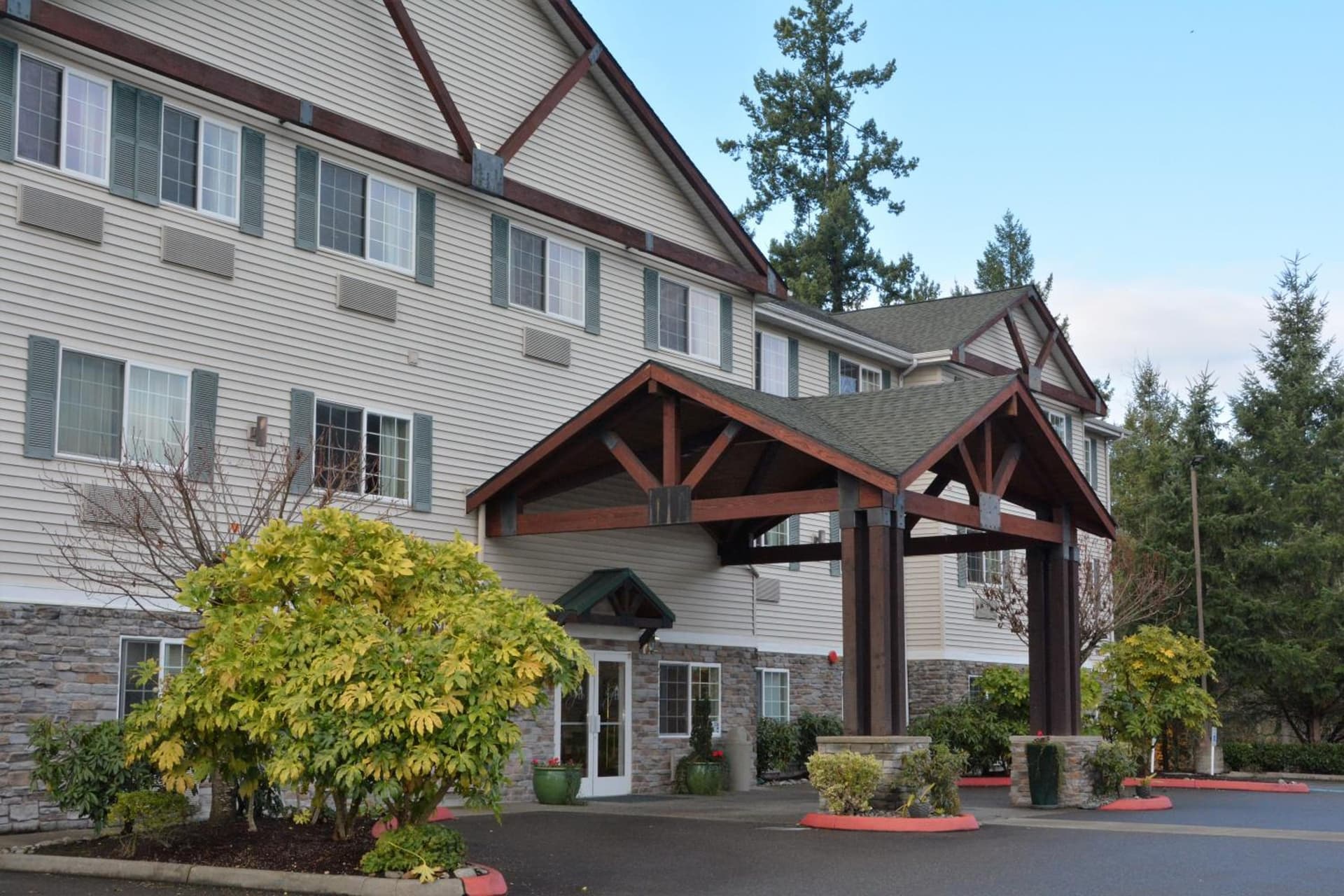 FairBridge Inn & Suites DuPont interior in DuPont, WA — gallery photo 2