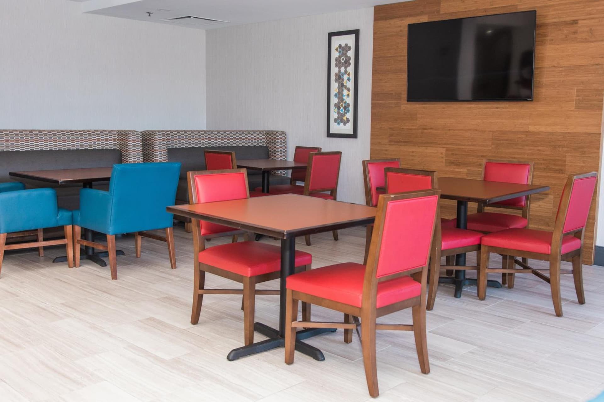 Holiday Inn Express & Suites Columbia-Fort Jackson by IHG gallery photo in Columbia, SC — image 28