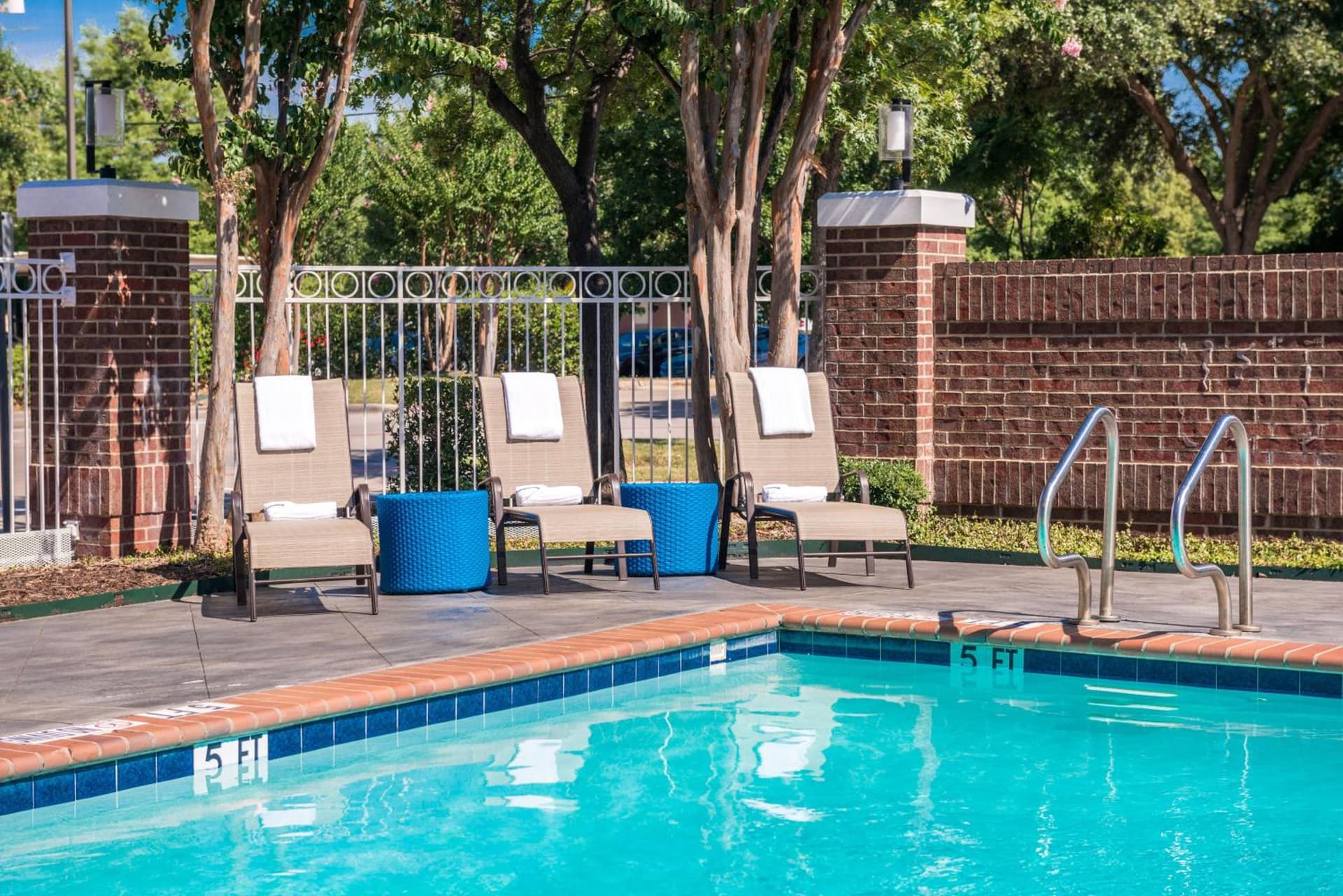 Holiday Inn and Suites Addison by IHG property views in Addison, TX — gallery photo 3