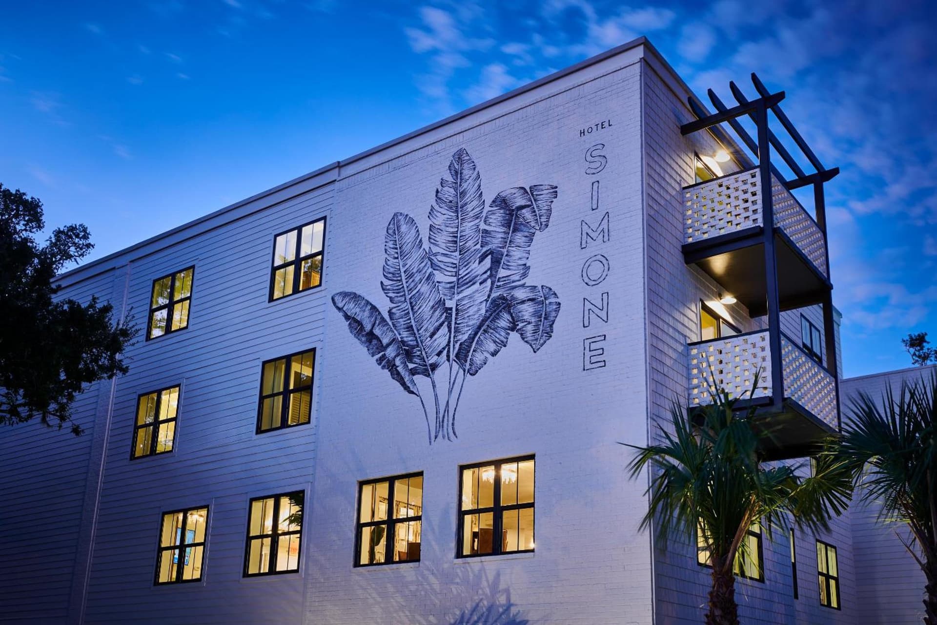 Hotel Simone featured exterior or lobby in Saint Simons Island, GA — similar hotel