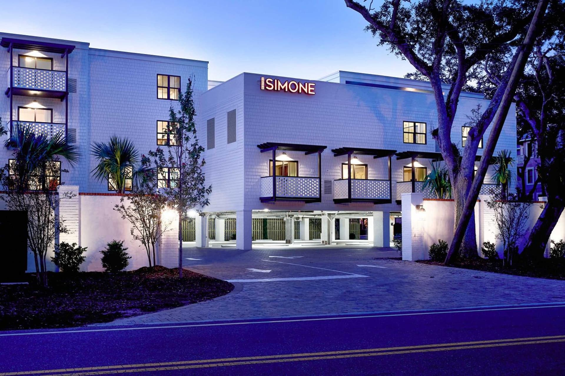 Hotel Simone interior in Saint Simons Island, GA — gallery photo 2