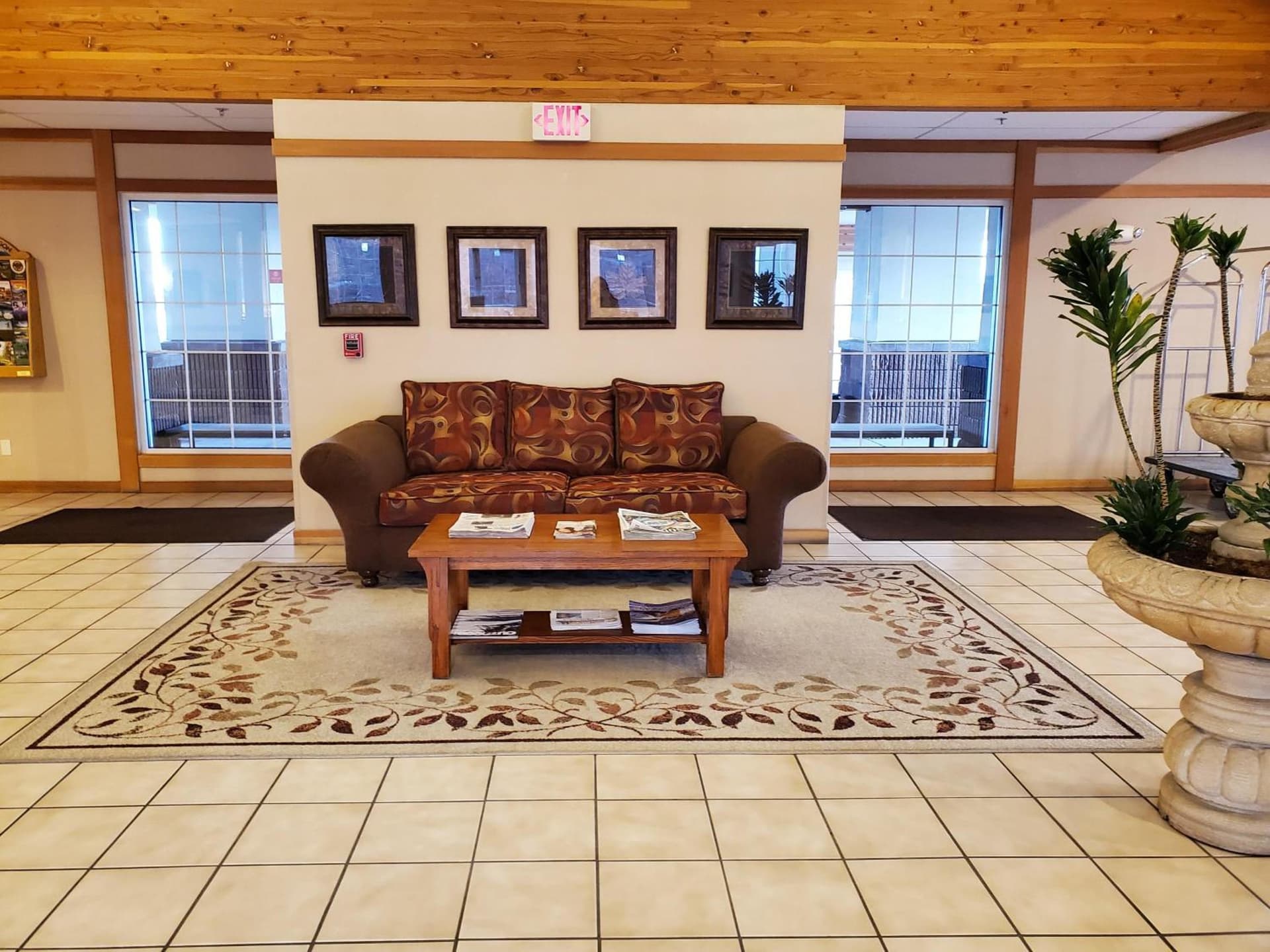 Country Inn & Suites by Radisson, Bend, OR gallery photo in Bend, OR — image 69