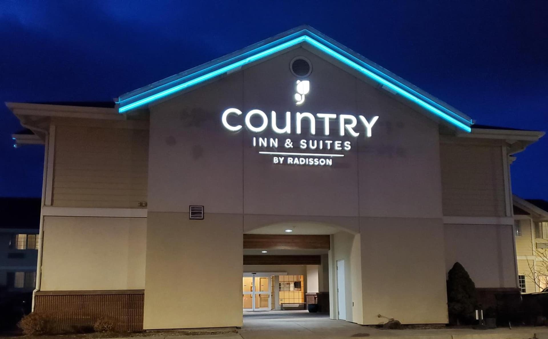 Country Inn & Suites by Radisson, Bend, OR interior in Bend, OR — gallery photo 2