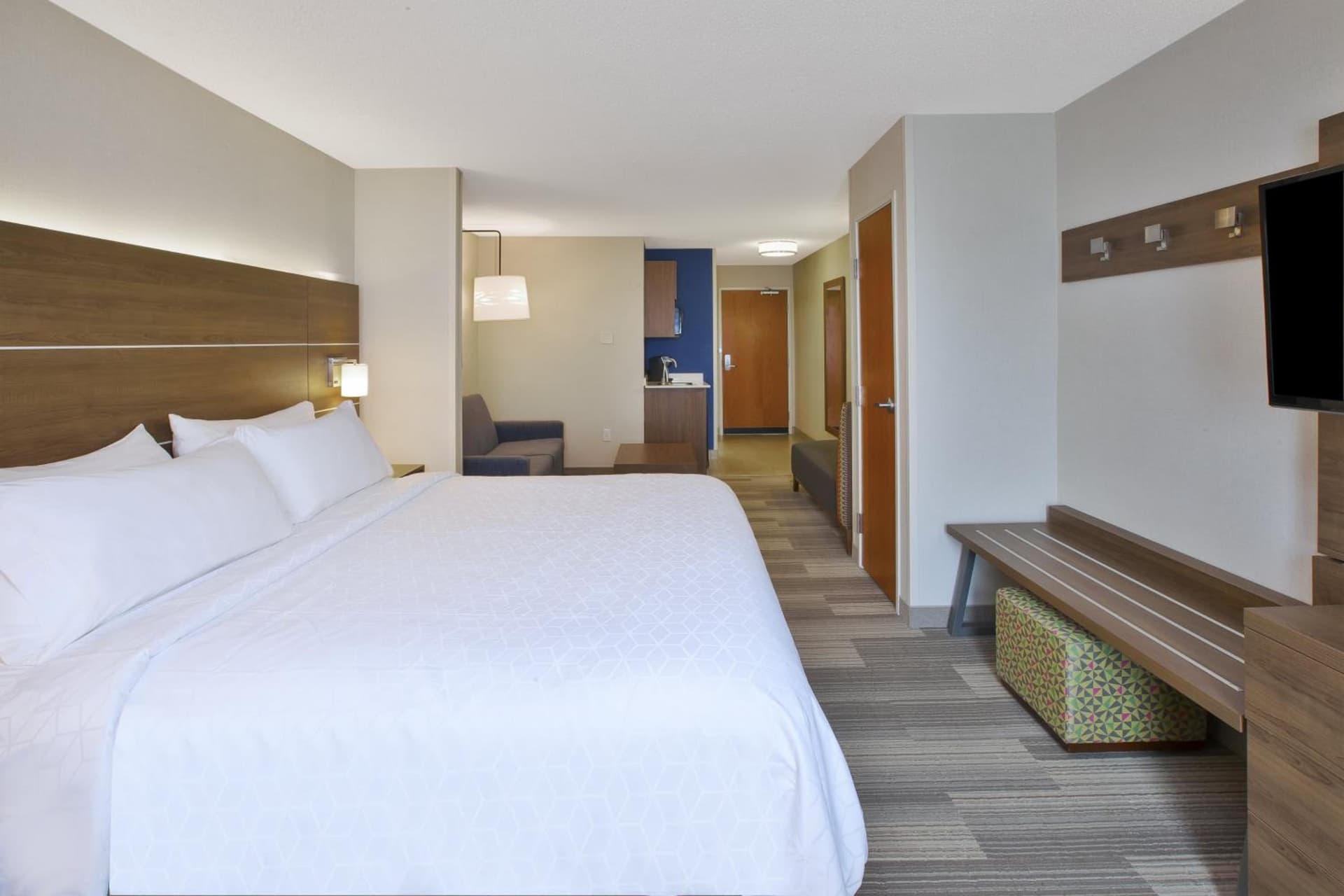 Holiday Inn Express Hotel & Suites Auburn Hills by IHG gallery photo in Auburn Hills, MI — image 7
