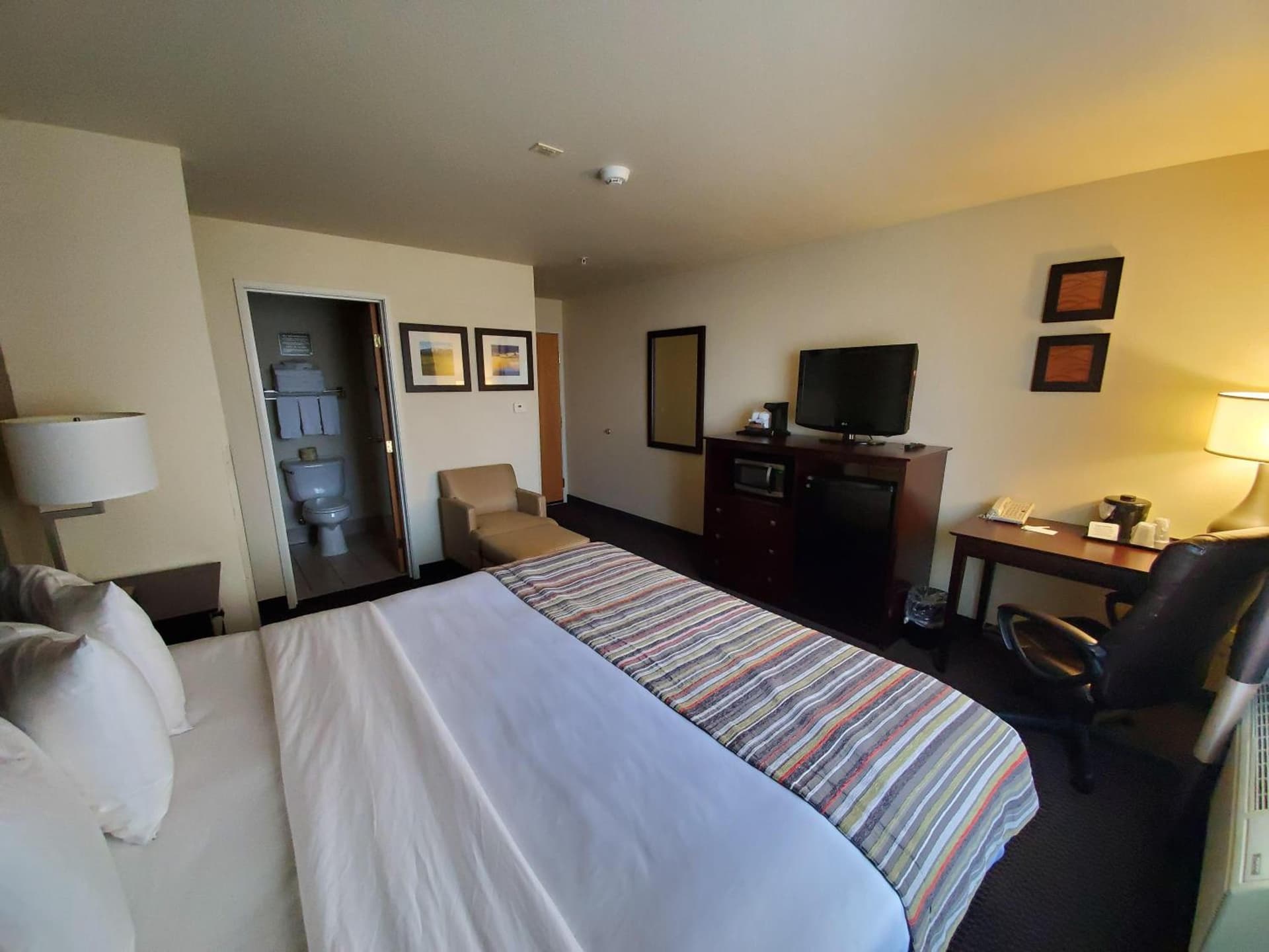 Country Inn & Suites by Radisson, Bend, OR gallery photo in Bend, OR — image 72
