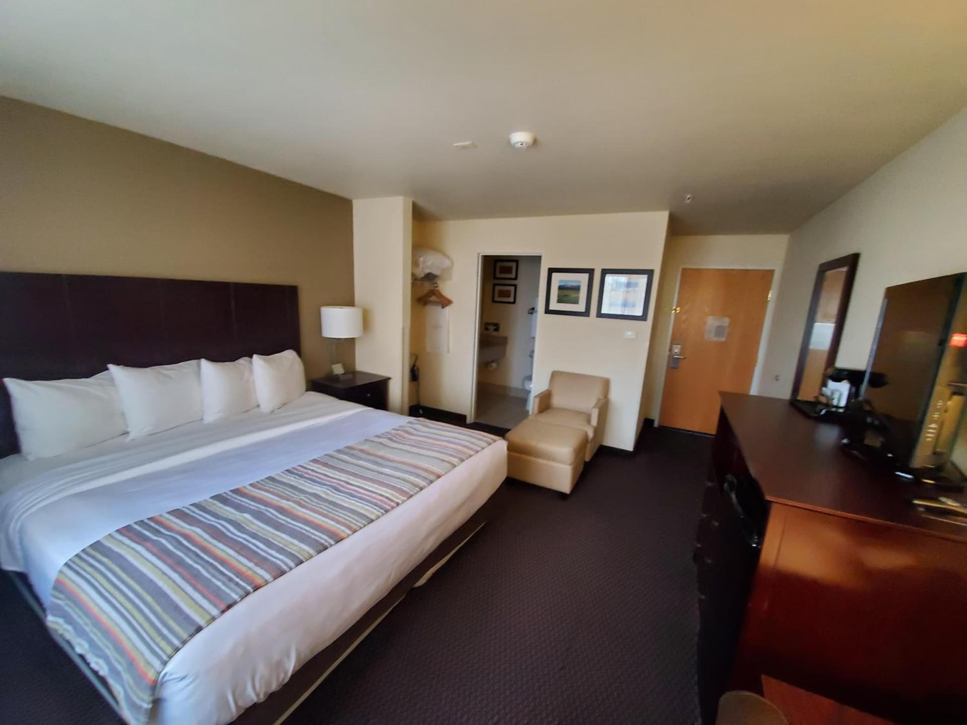 Country Inn & Suites by Radisson, Bend, OR gallery photo in Bend, OR — image 30