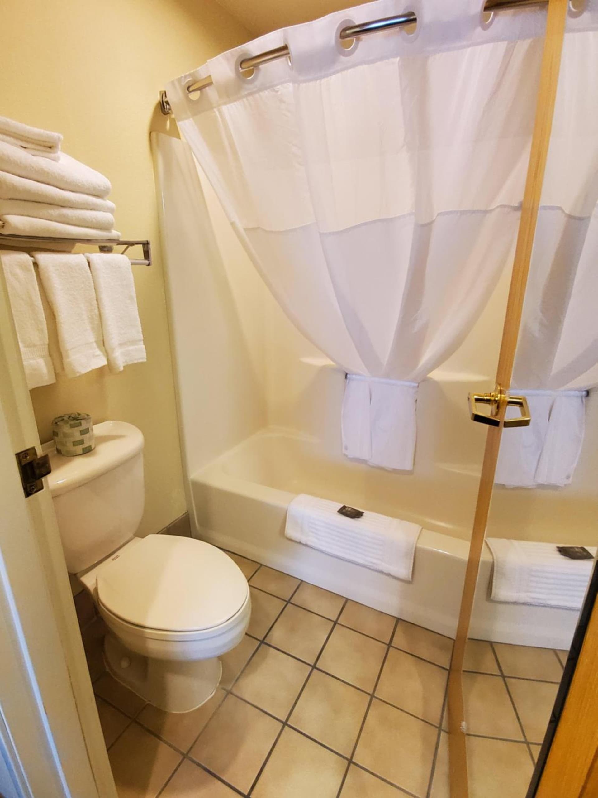 Country Inn & Suites by Radisson, Bend, OR gallery photo in Bend, OR — image 43