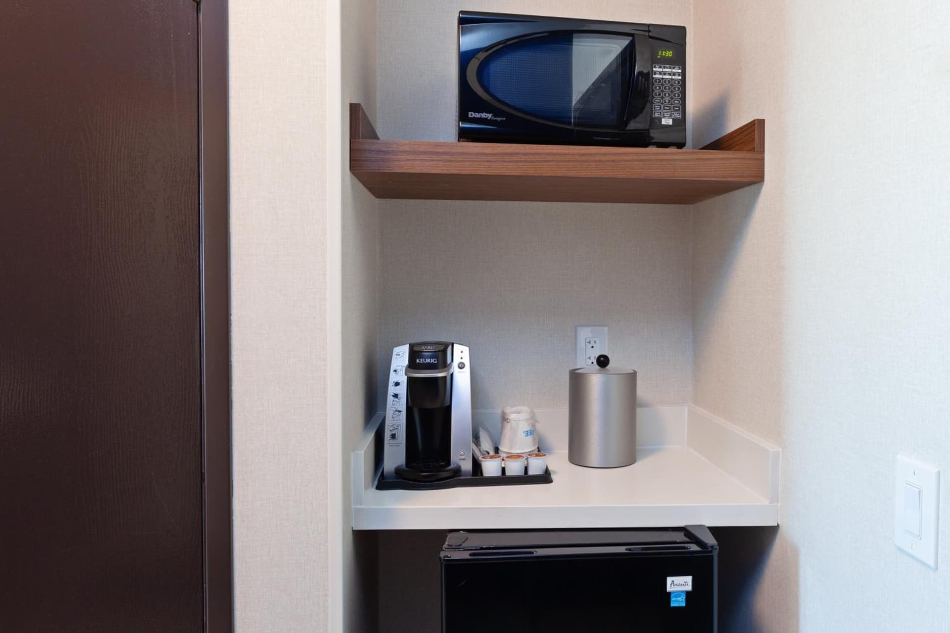 Holiday Inn Express Los Angeles LAX Airport by IHG gallery photo in Los Angeles, CA — image 22