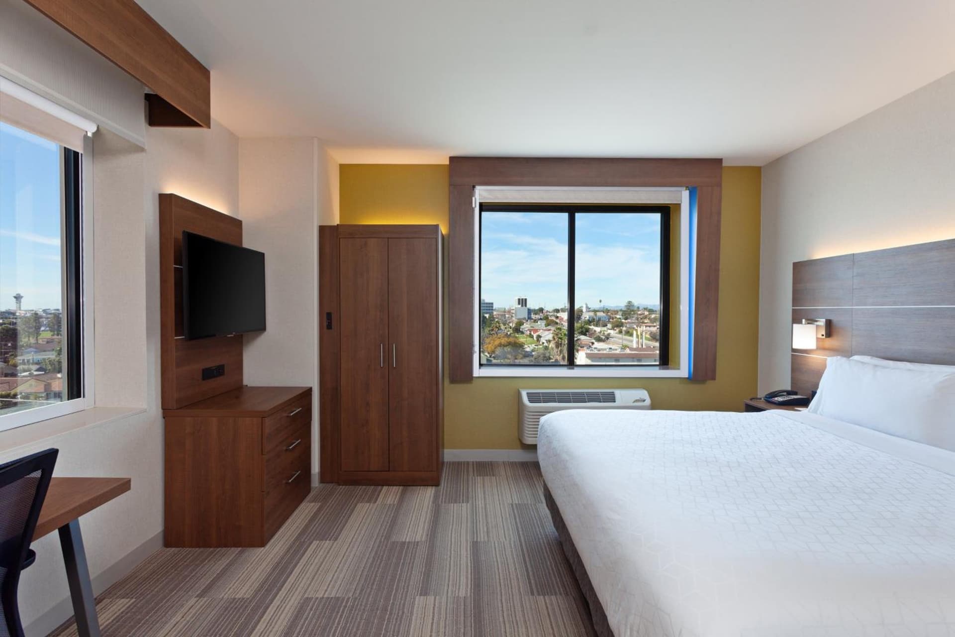 Holiday Inn Express Los Angeles LAX Airport by IHG interior in Los Angeles, CA — gallery photo 2