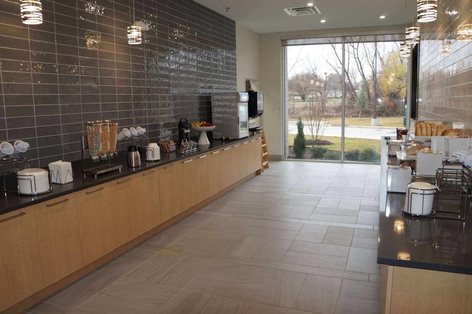 La Quinta Inn & Suites by Wyndham Lewisville gallery photo in Lewisville, TX — image 14
