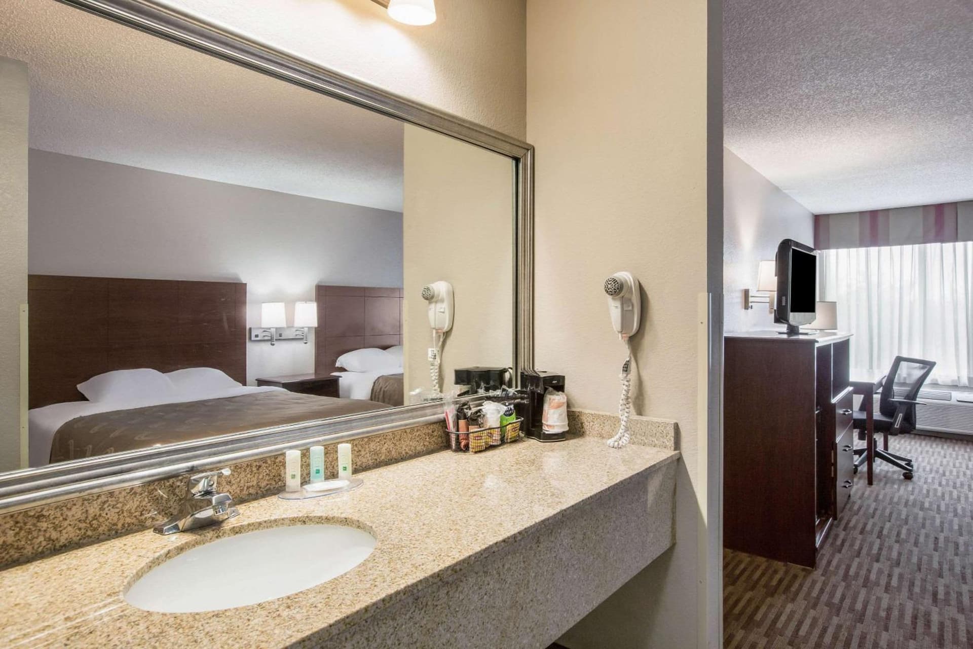 Quality Inn & Suites Lawrence - University Area gallery photo in Lawrence, KS — image 57