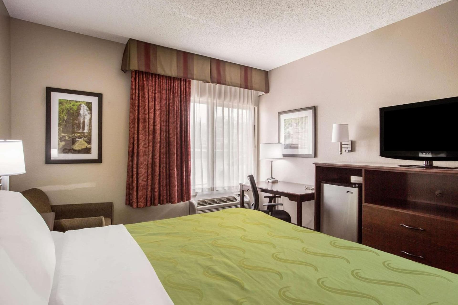 Quality Inn & Suites Lawrence - University Area gallery photo in Lawrence, KS — image 33