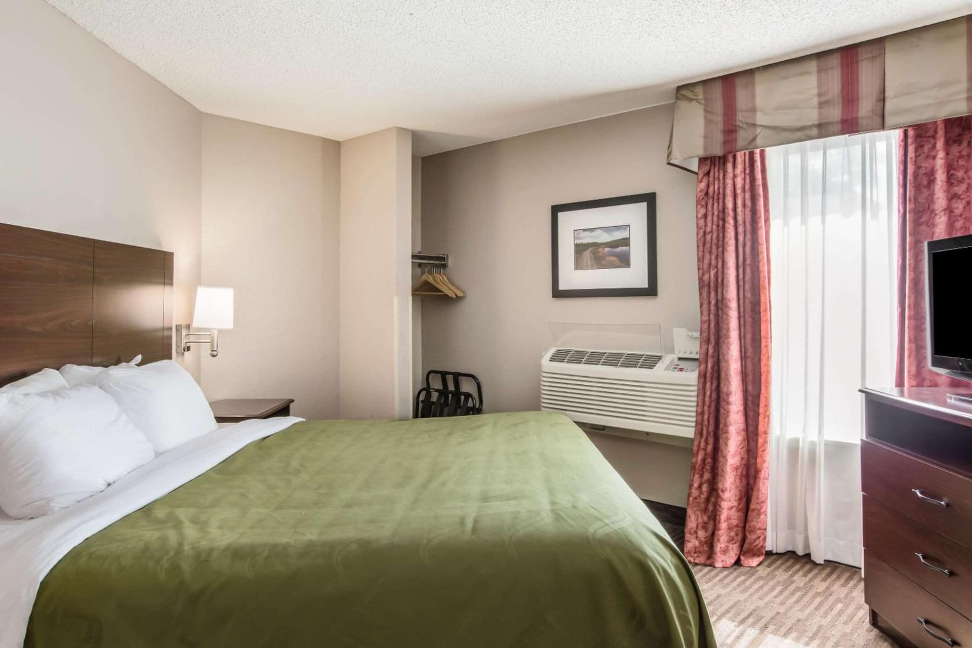 Quality Inn & Suites Lawrence - University Area gallery photo in Lawrence, KS — image 13