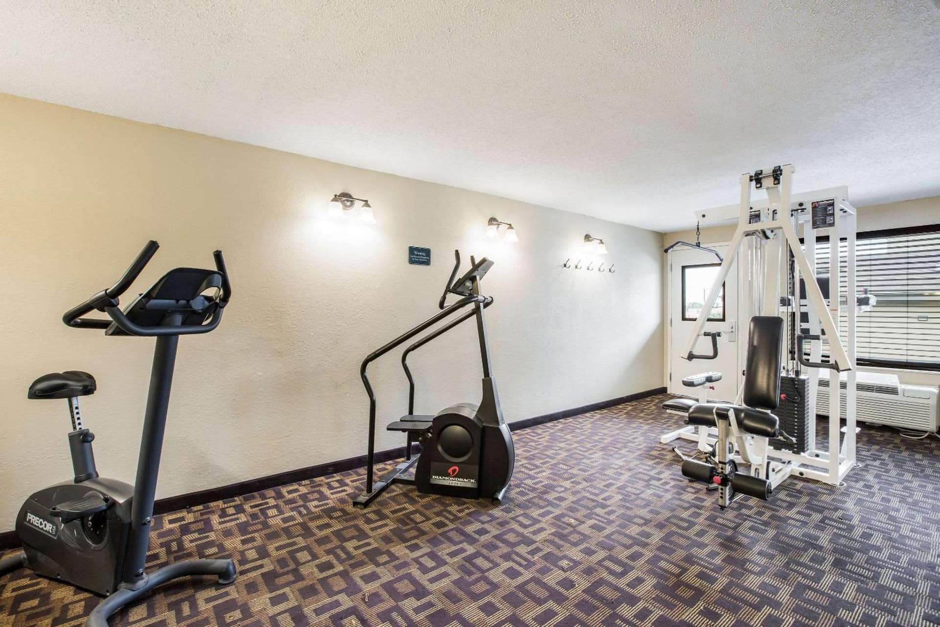 Quality Inn & Suites Lawrence - University Area gallery photo in Lawrence, KS — image 42
