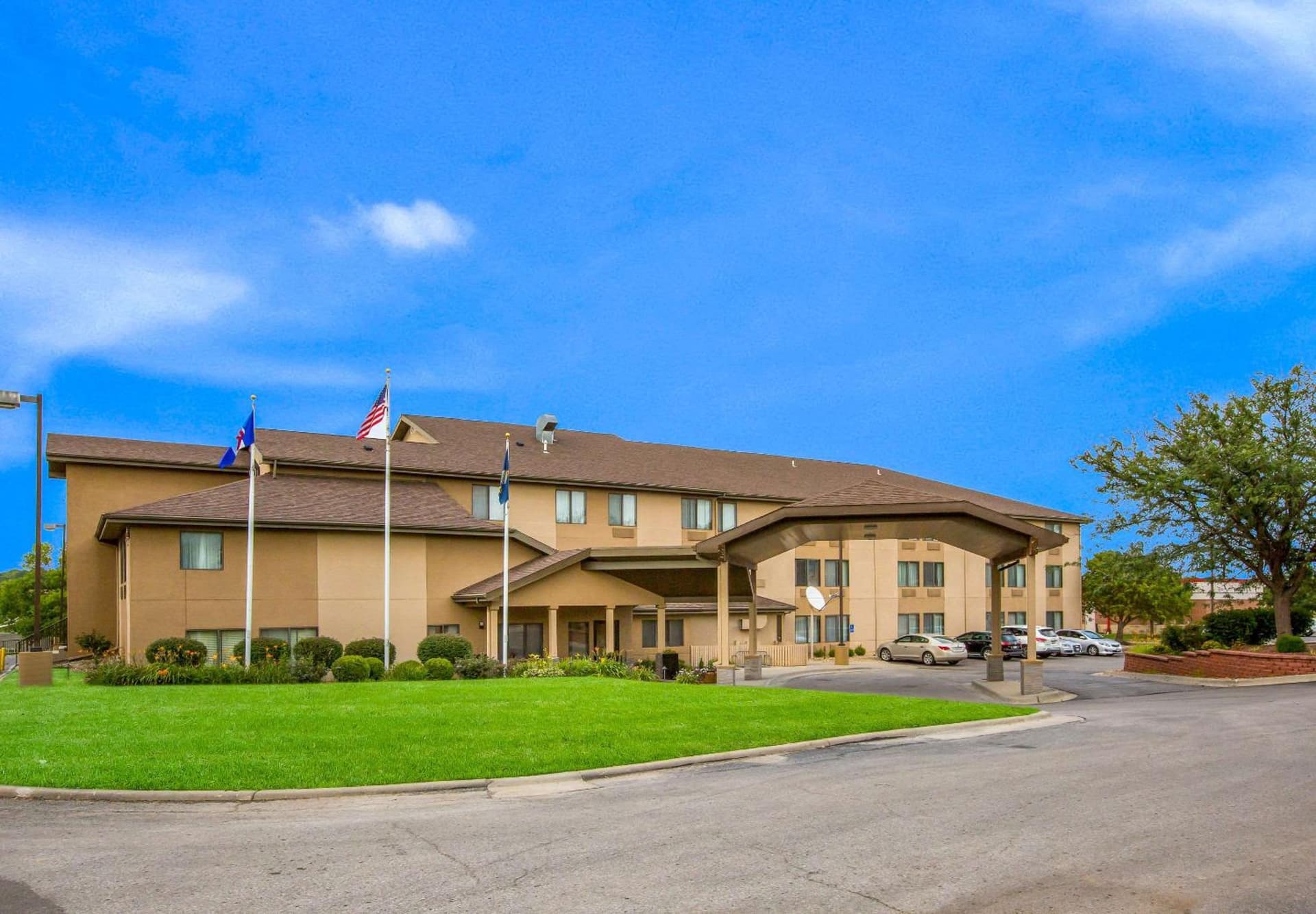 Quality Inn & Suites Lawrence - University Area — hotel in Lawrence, Kansas