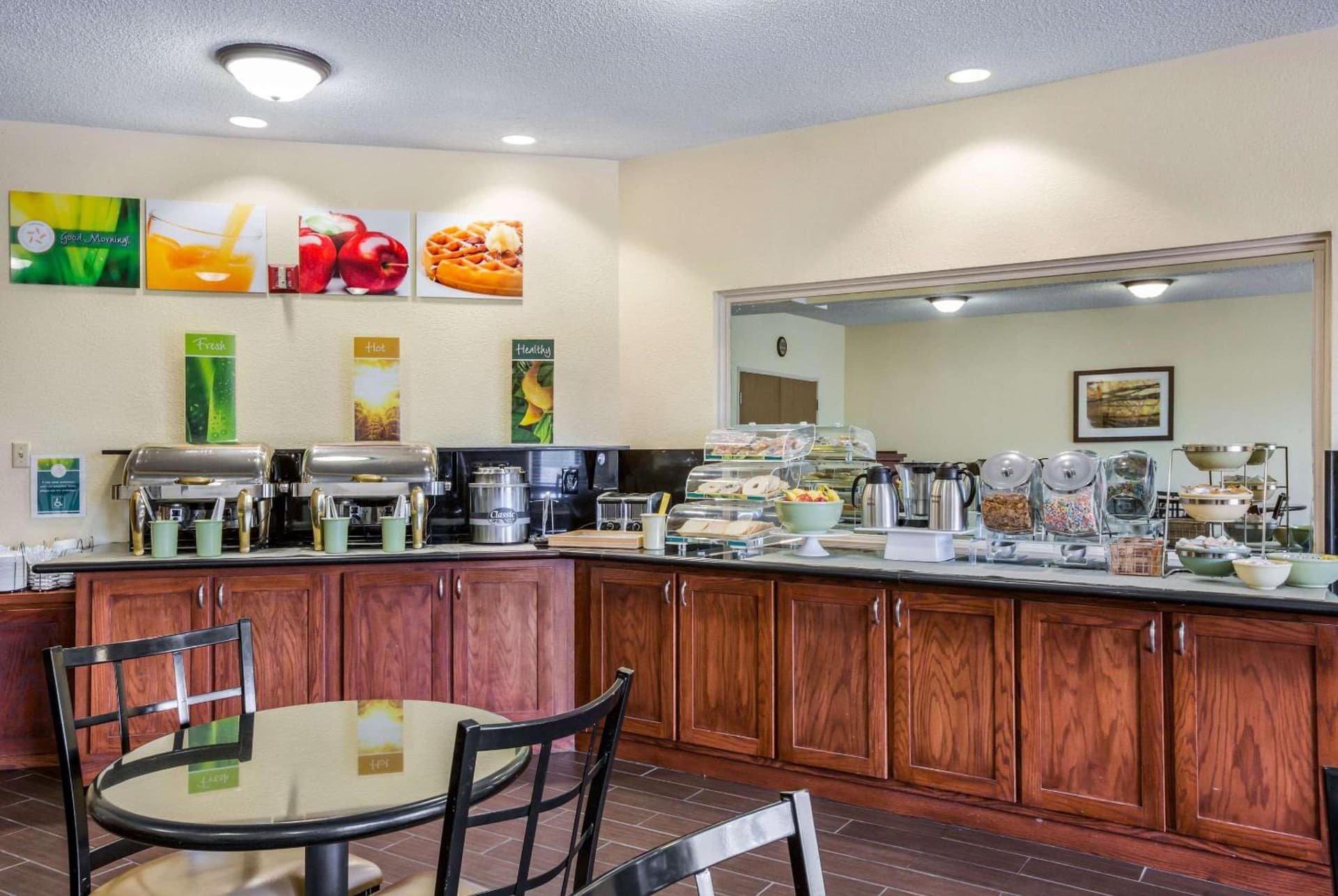 Quality Inn & Suites Lawrence - University Area gallery photo in Lawrence, KS — image 34