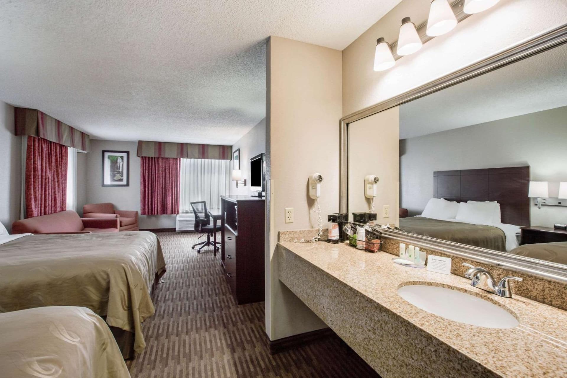 Quality Inn & Suites Lawrence - University Area gallery photo in Lawrence, KS — image 16