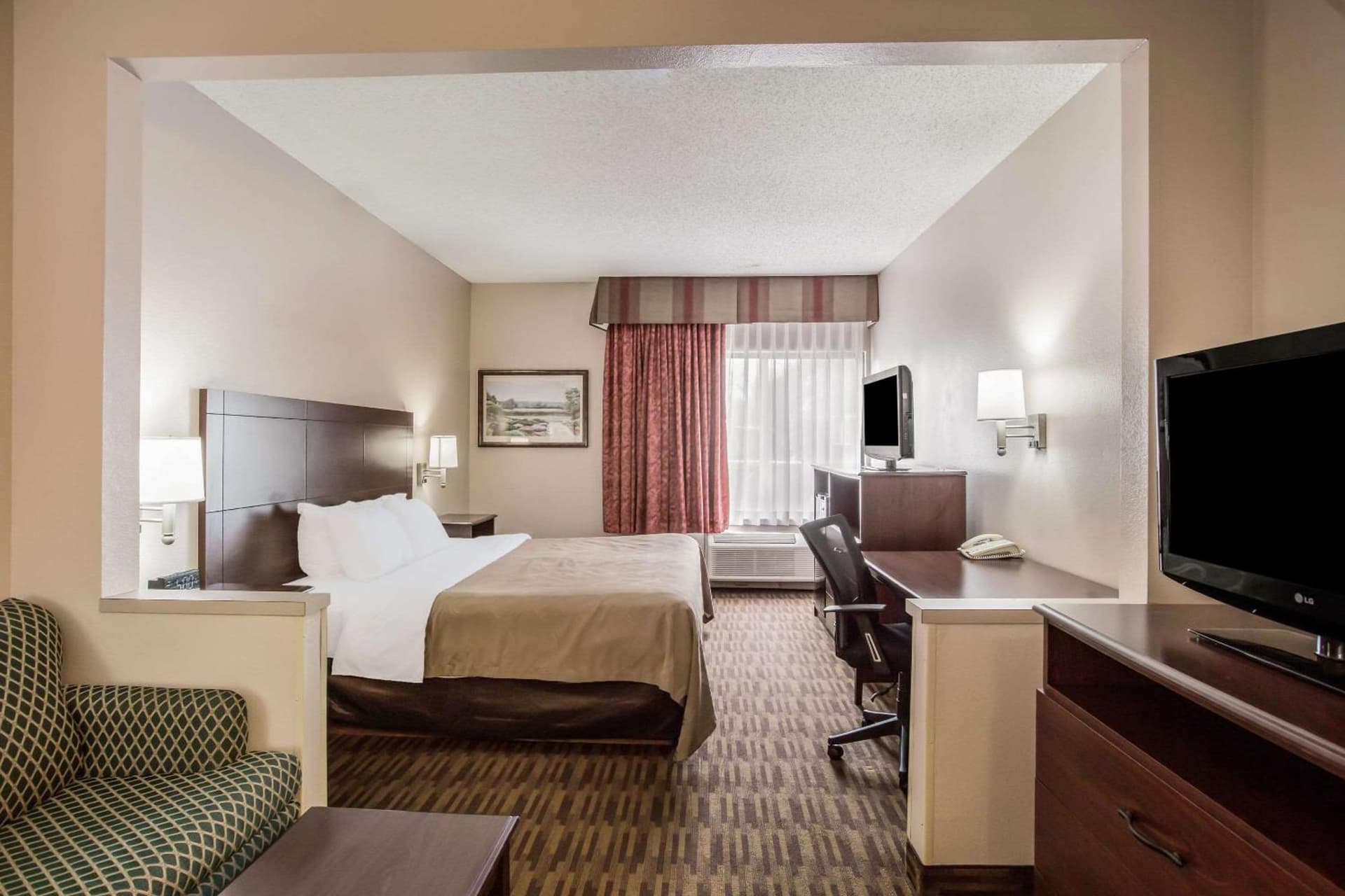 Quality Inn & Suites Lawrence - University Area gallery photo in Lawrence, KS — image 41