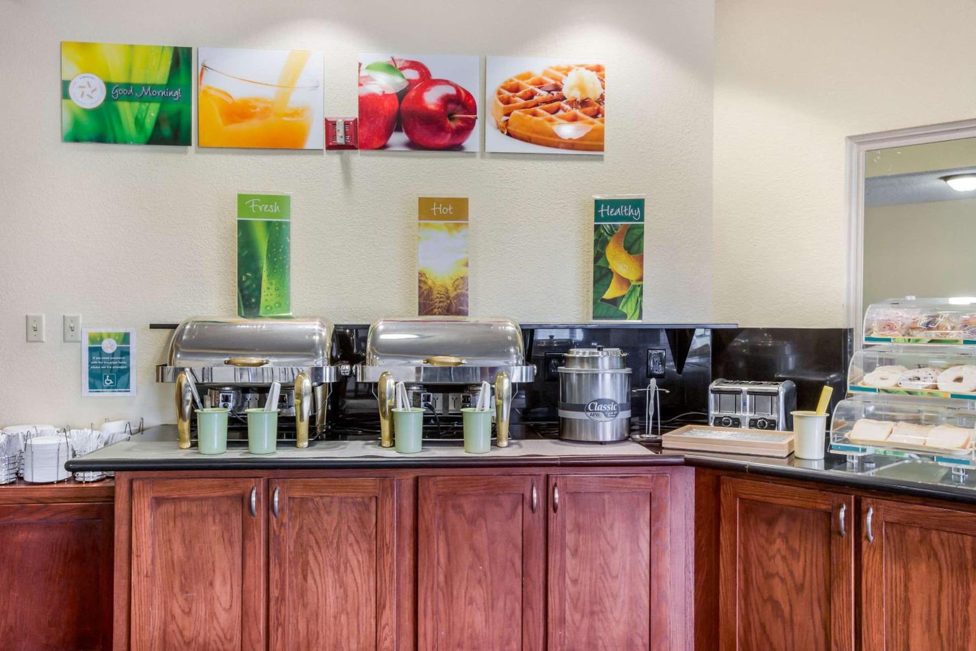 Quality Inn & Suites Lawrence - University Area gallery photo in Lawrence, KS — image 9