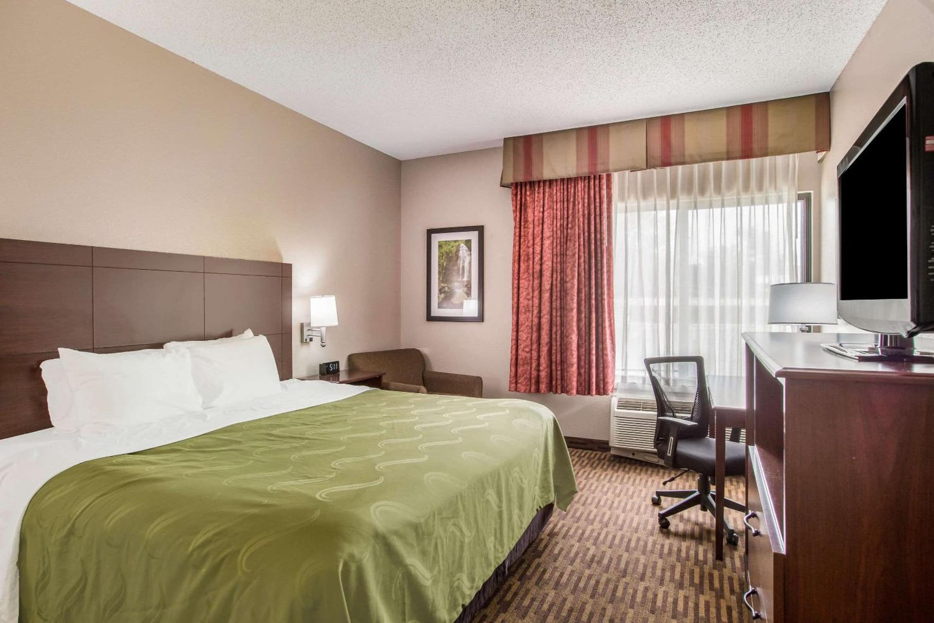 Quality Inn & Suites Lawrence - University Area gallery photo in Lawrence, KS — image 29