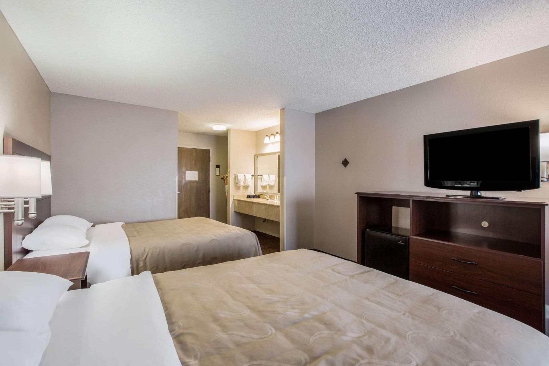 Quality Inn & Suites Lawrence - University Area gallery photo in Lawrence, KS — image 19
