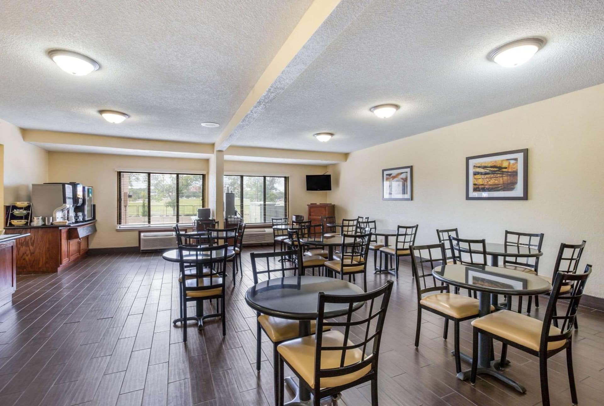 Quality Inn & Suites Lawrence - University Area gallery photo in Lawrence, KS — image 36