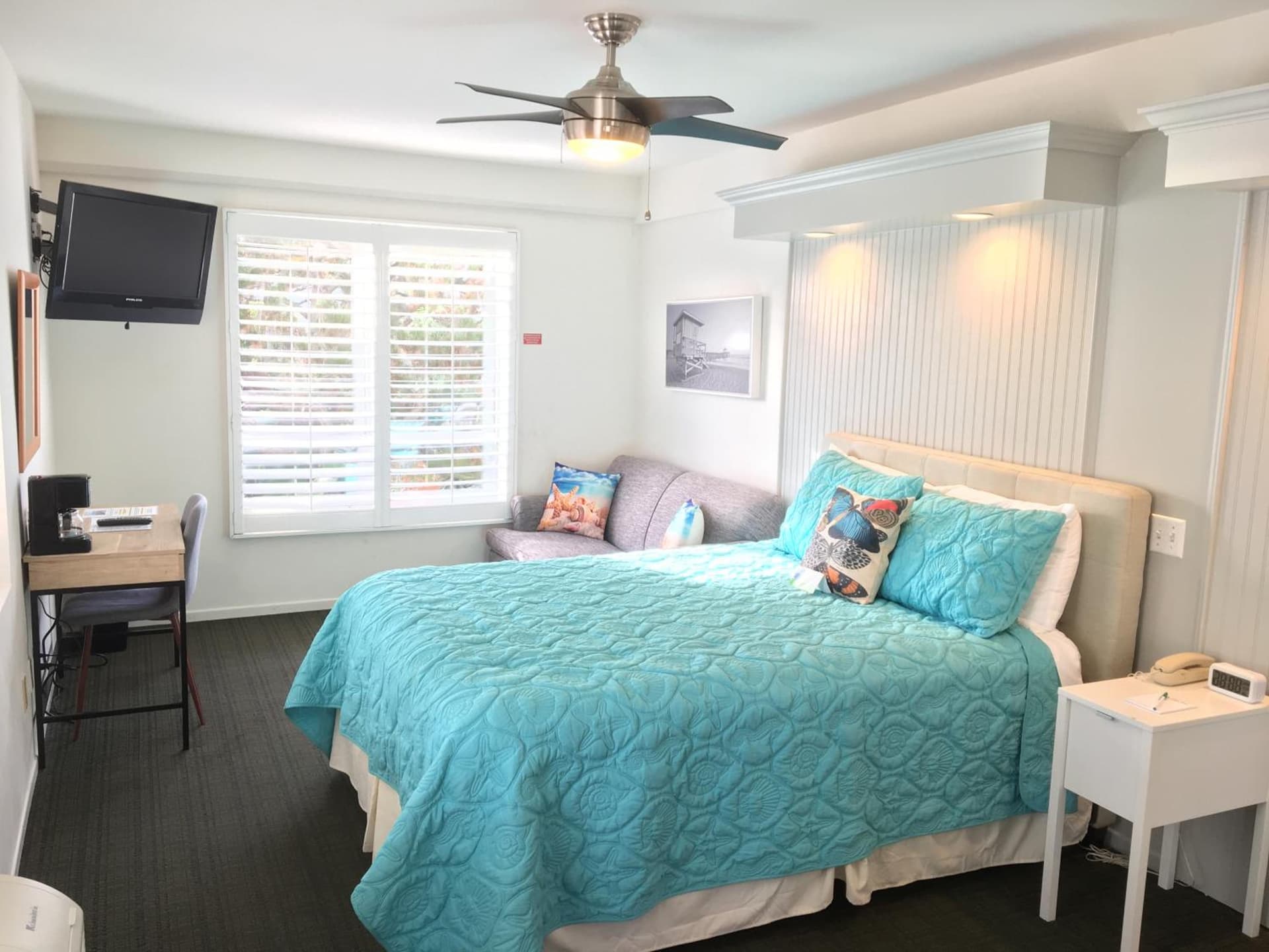 The Sea View Inn At The Beach interior in Manhattan Beach, CA — gallery photo 2