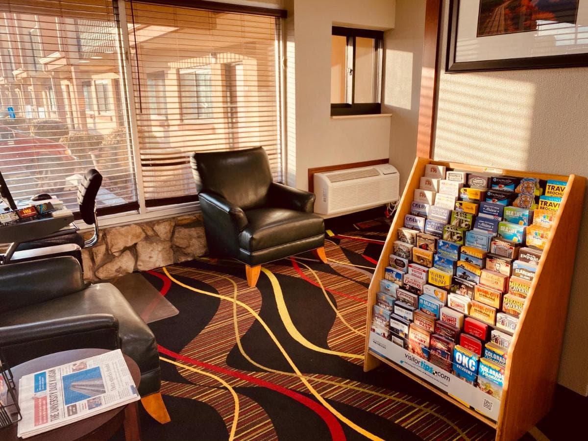 Super 8 by Wyndham Lawrence KU gallery photo in Lawrence, KS — image 24