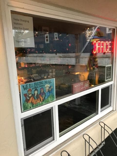 The Star Trek - USS Enterprise Room at the Itty Bitty Inn interior in North Bend, OR — gallery photo 2