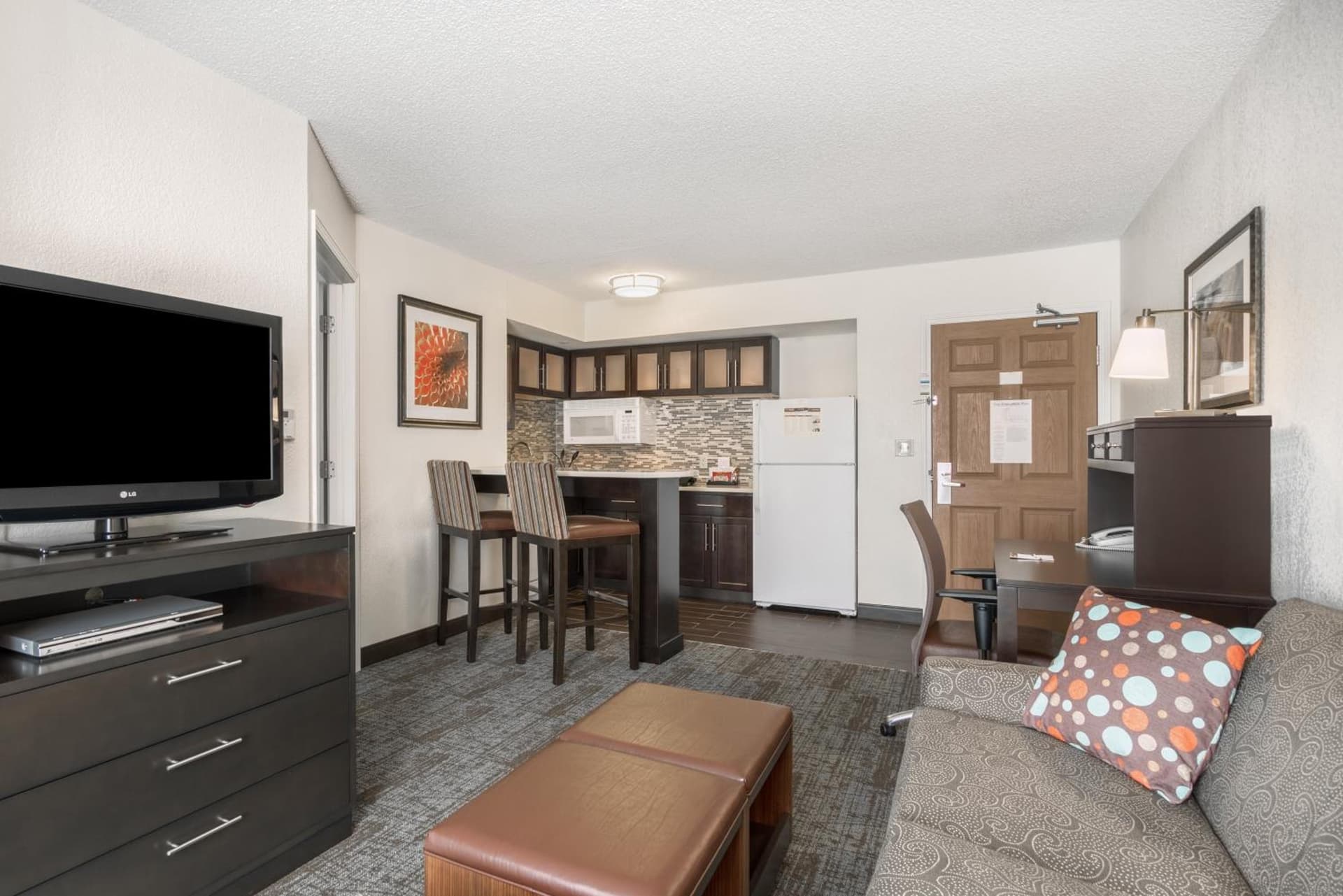 Staybridge Suites Wilmington-Newark by IHG interior in Newark, DE — gallery photo 2