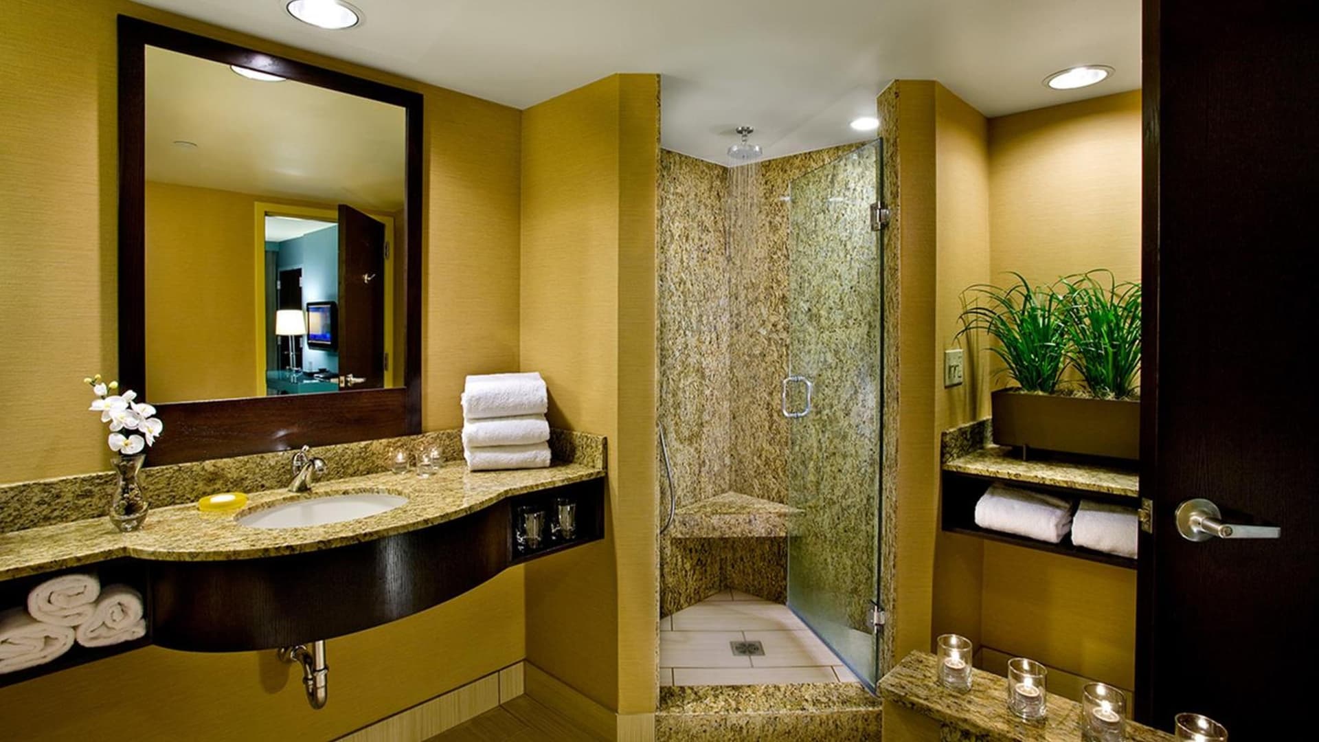 Crowne Plaza Hotel Glen Ellyn/Lombard by IHG gallery photo in Glen Ellyn, IL — image 9