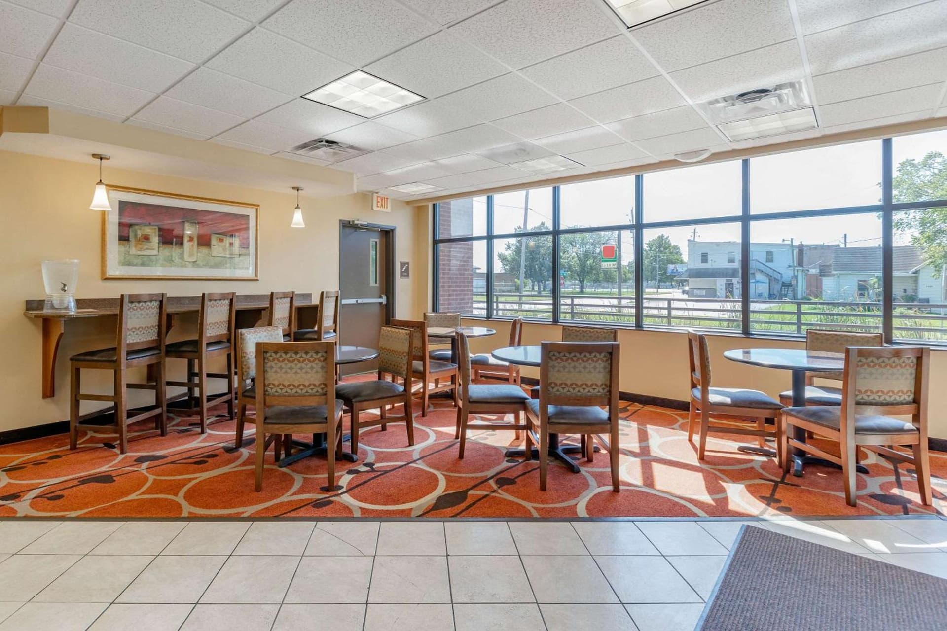 Econo Lodge Inn & Suites Des Moines Fairgrounds Area gallery photo in Des Moines, IA — image 17