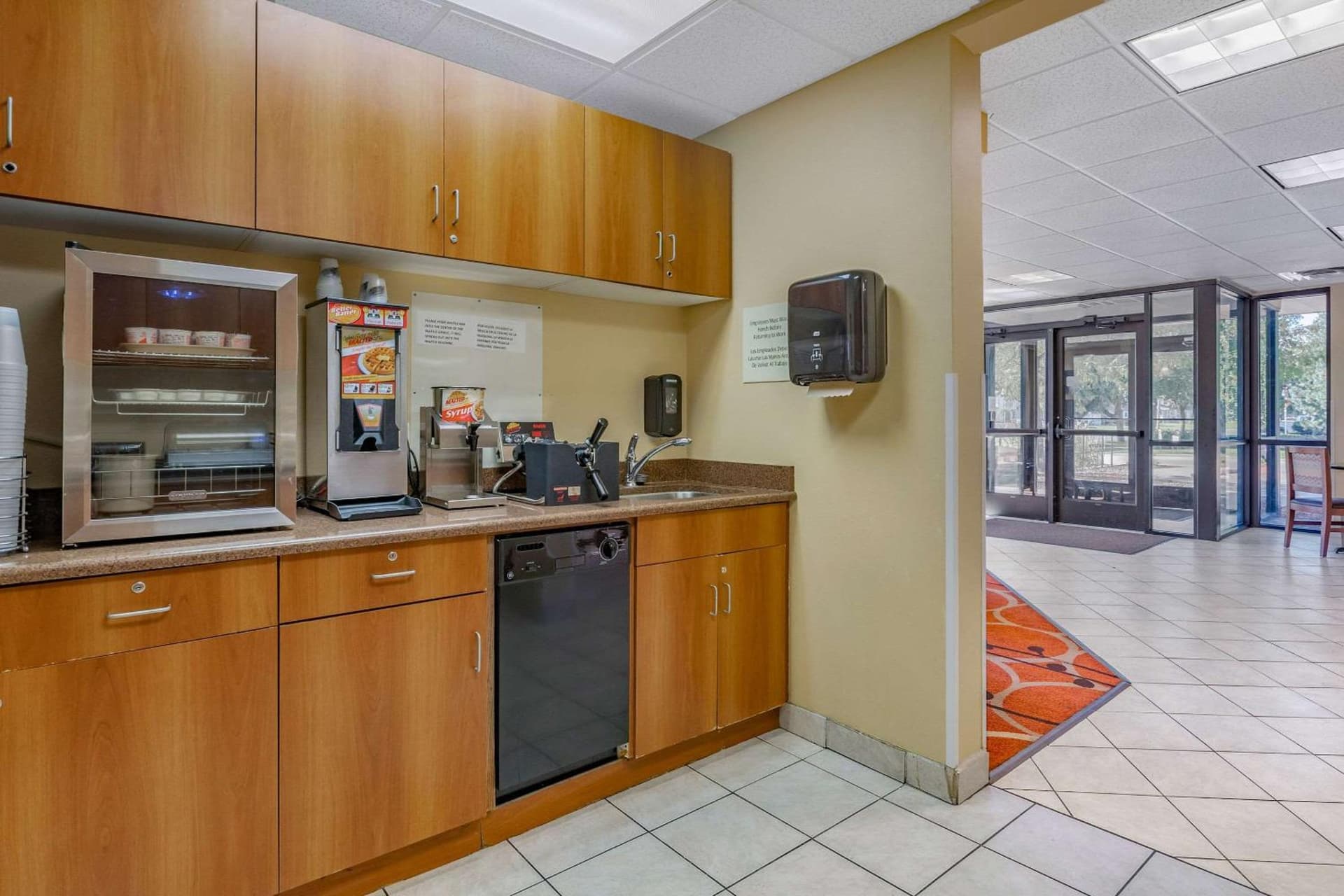 Econo Lodge Inn & Suites Des Moines Fairgrounds Area gallery photo in Des Moines, IA — image 41
