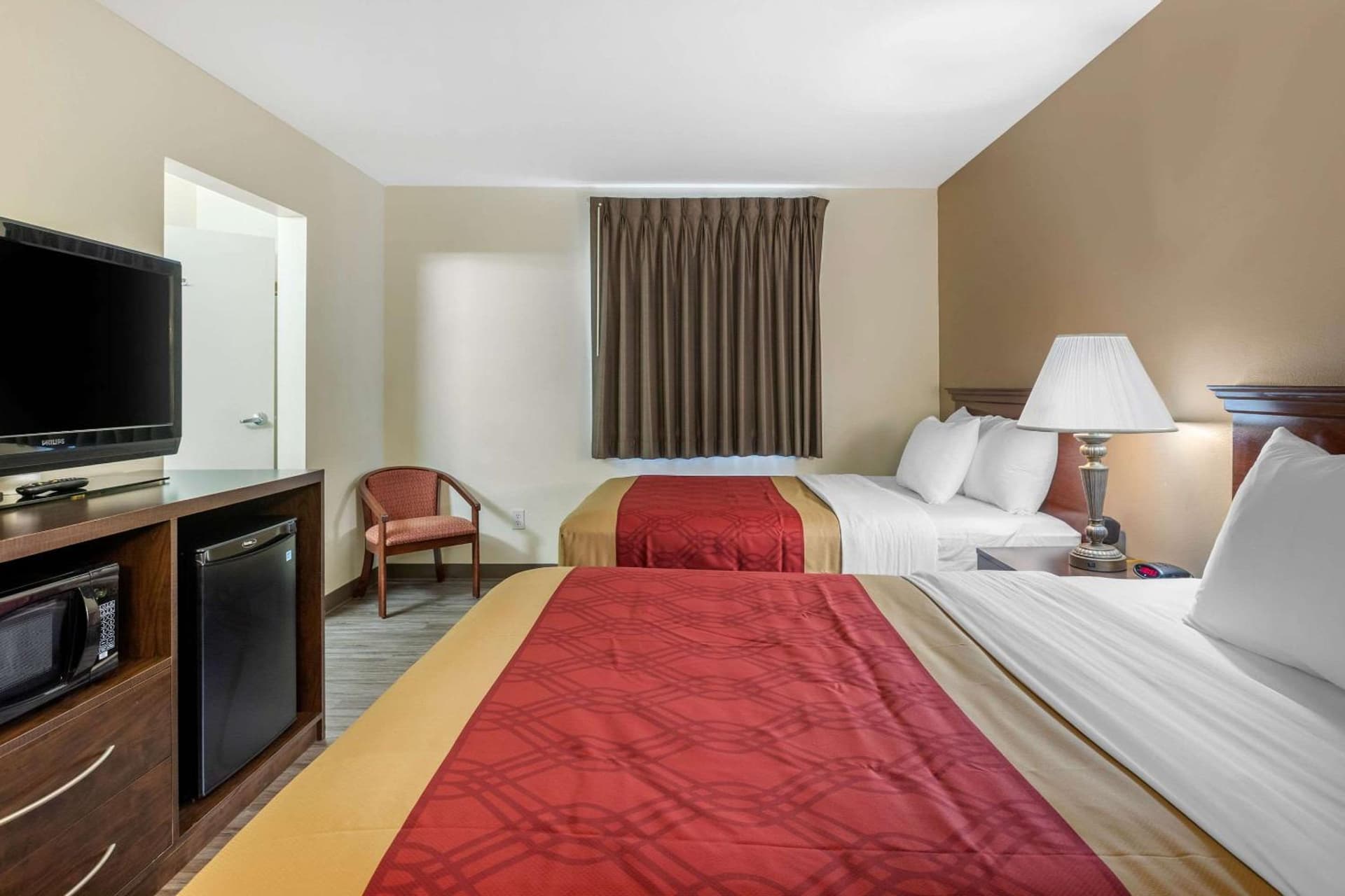 Econo Lodge Inn & Suites Des Moines Fairgrounds Area gallery photo in Des Moines, IA — image 15
