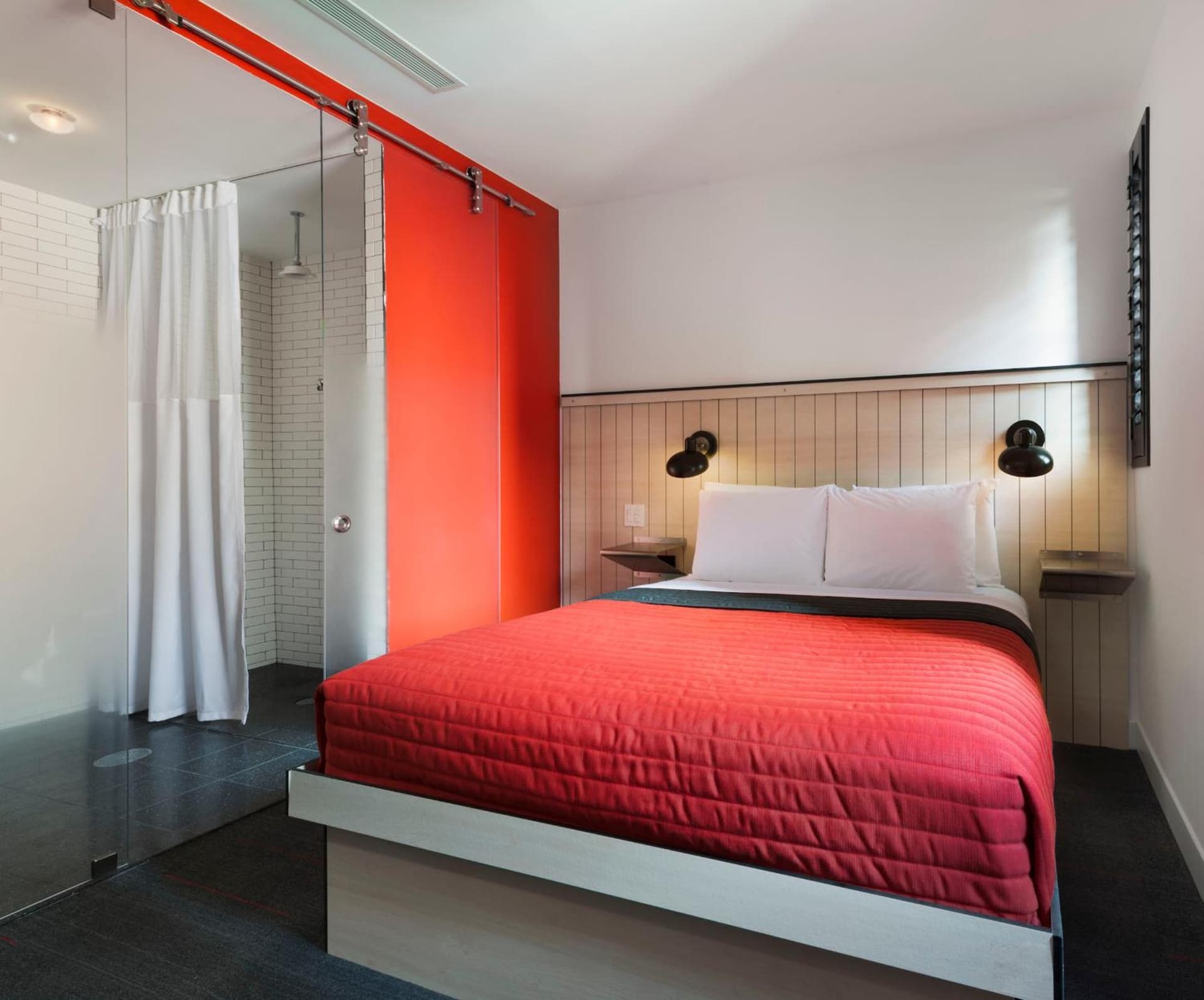 Pod 39 interior in New York, NY — gallery photo 2