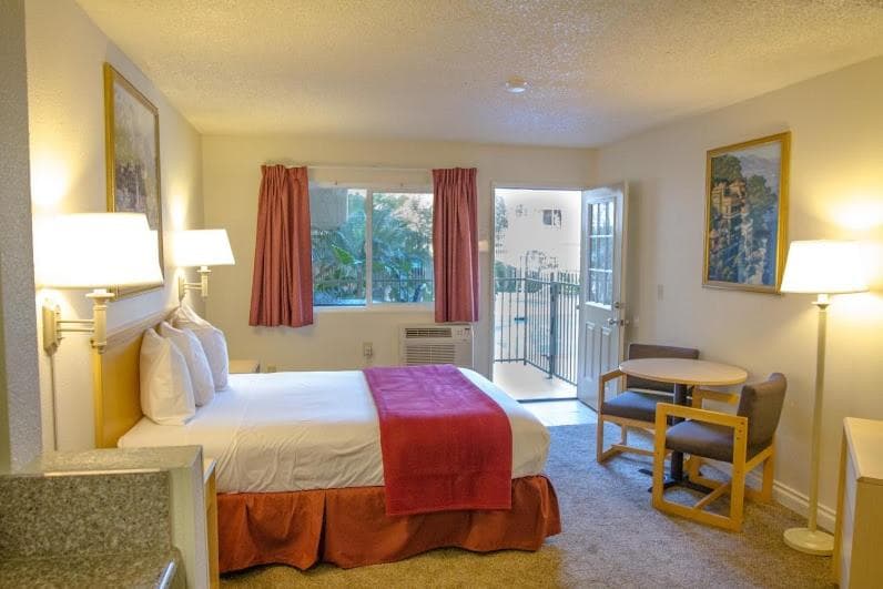 California Suites Hotel gallery photo in San Diego, CA — image 16